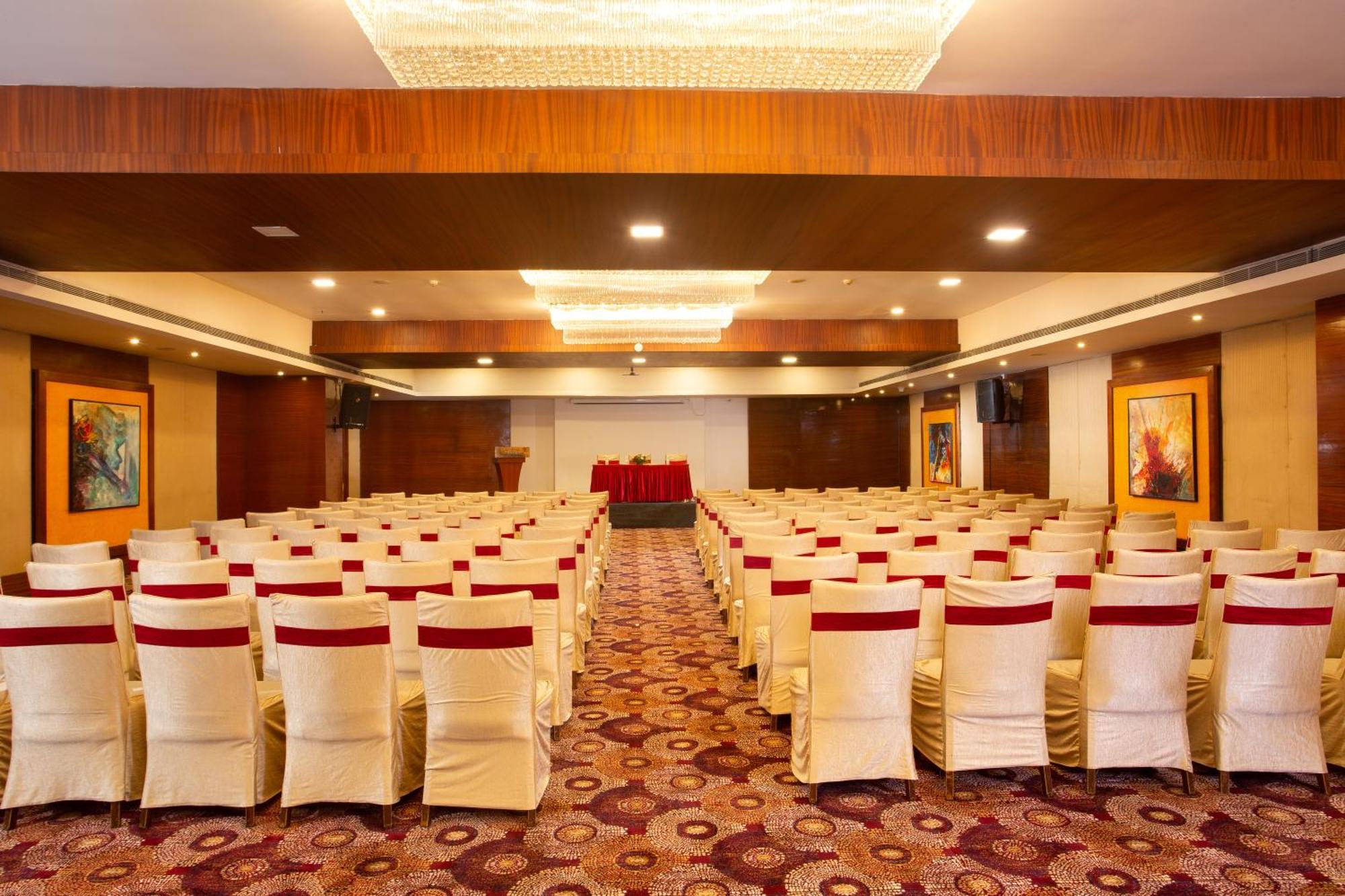 Gokulam Park Hotel
