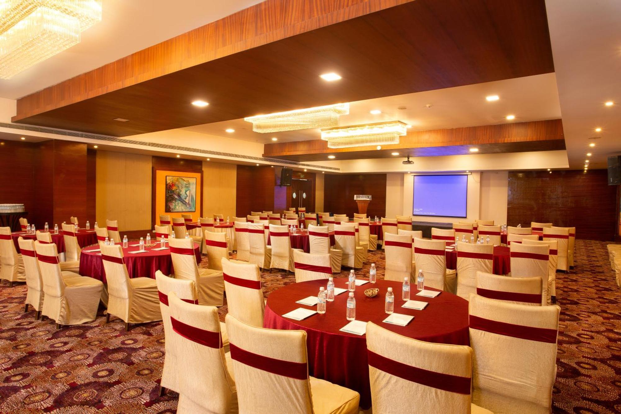 Gokulam Park Hotel