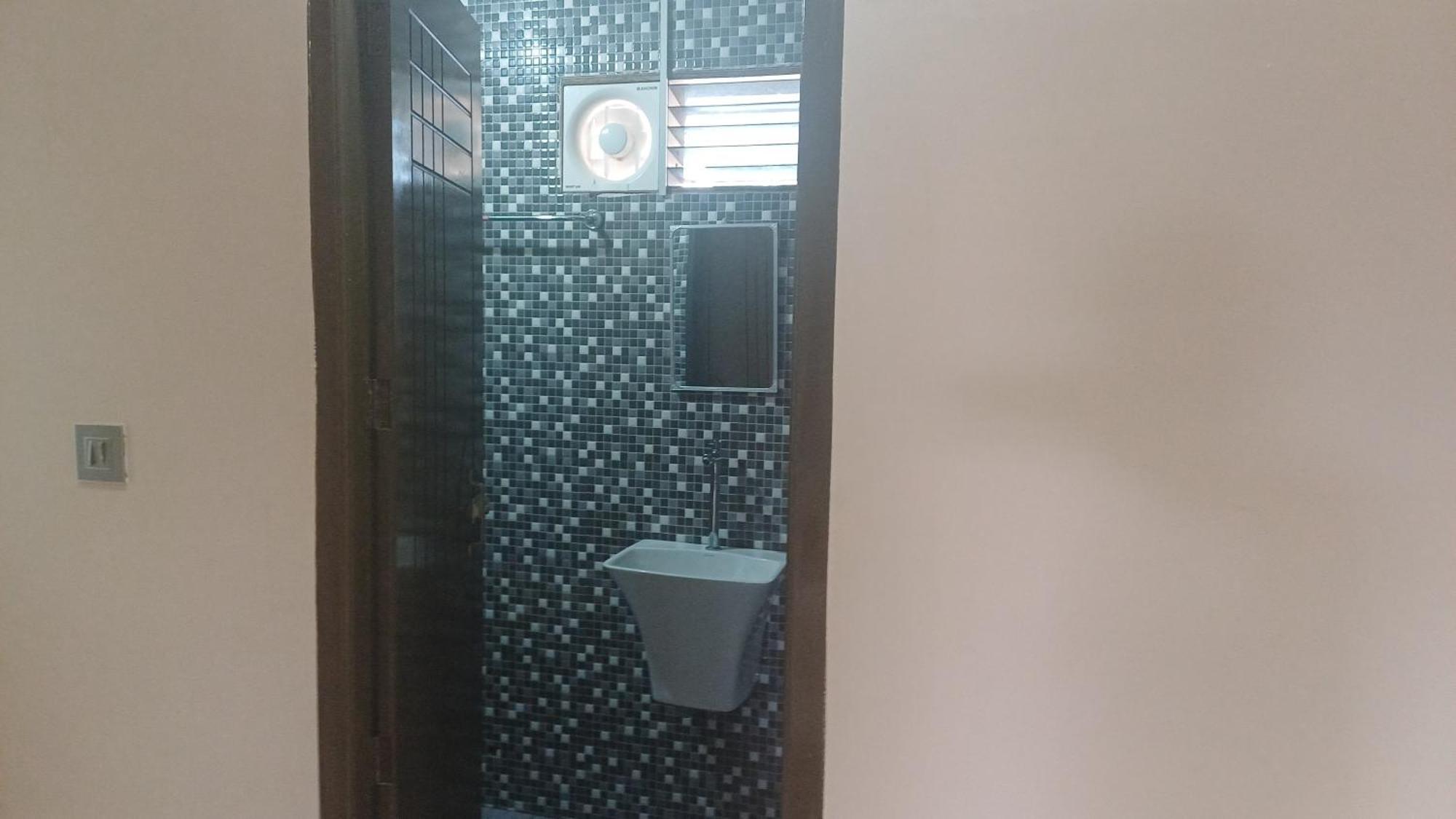 Shi's Thulasi 2bhk In Near To Karpagam College, Palakkad Highway, Rathinam College And * Coimbatore