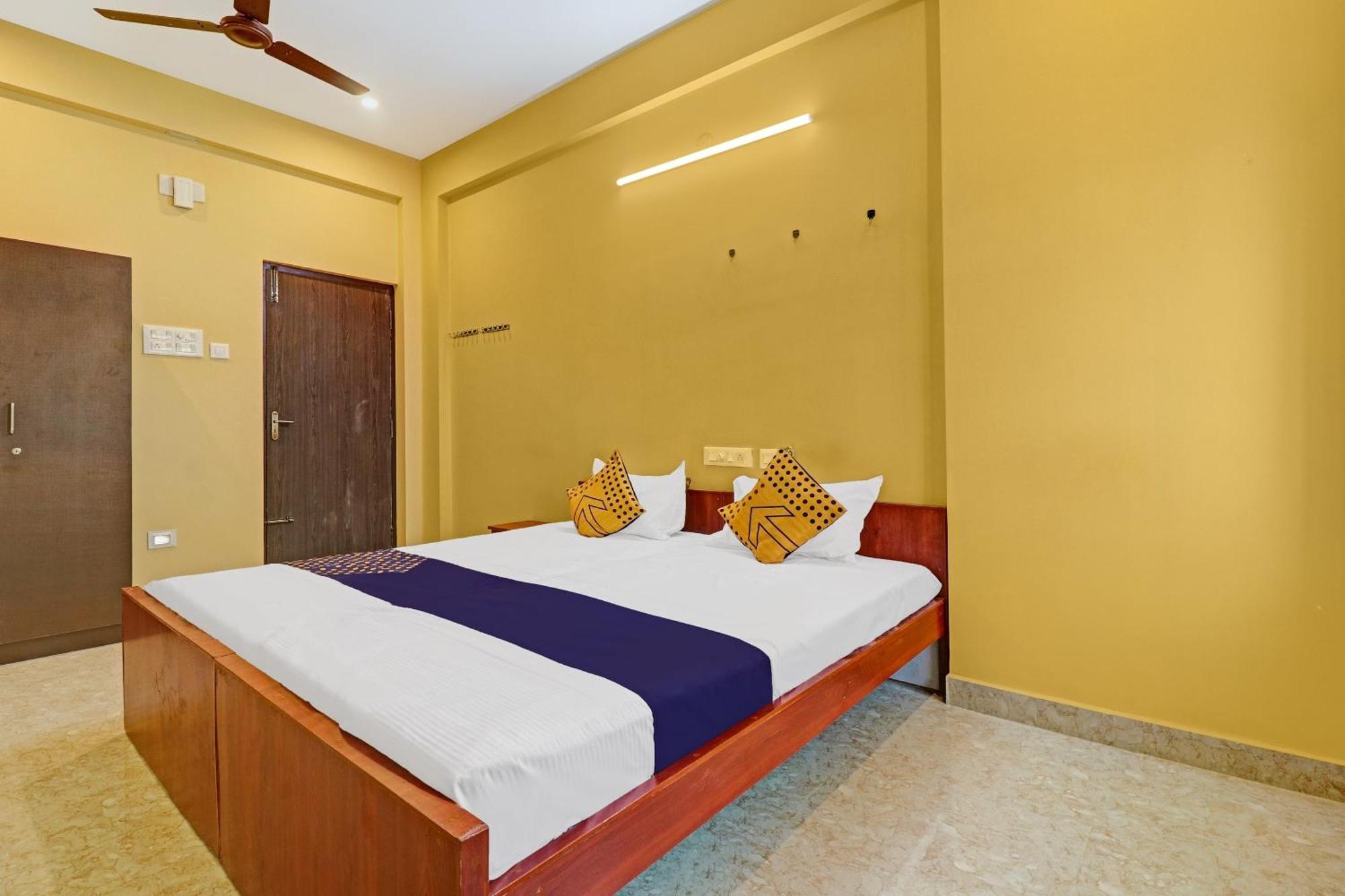 Spot On Kayal Residency 2*
