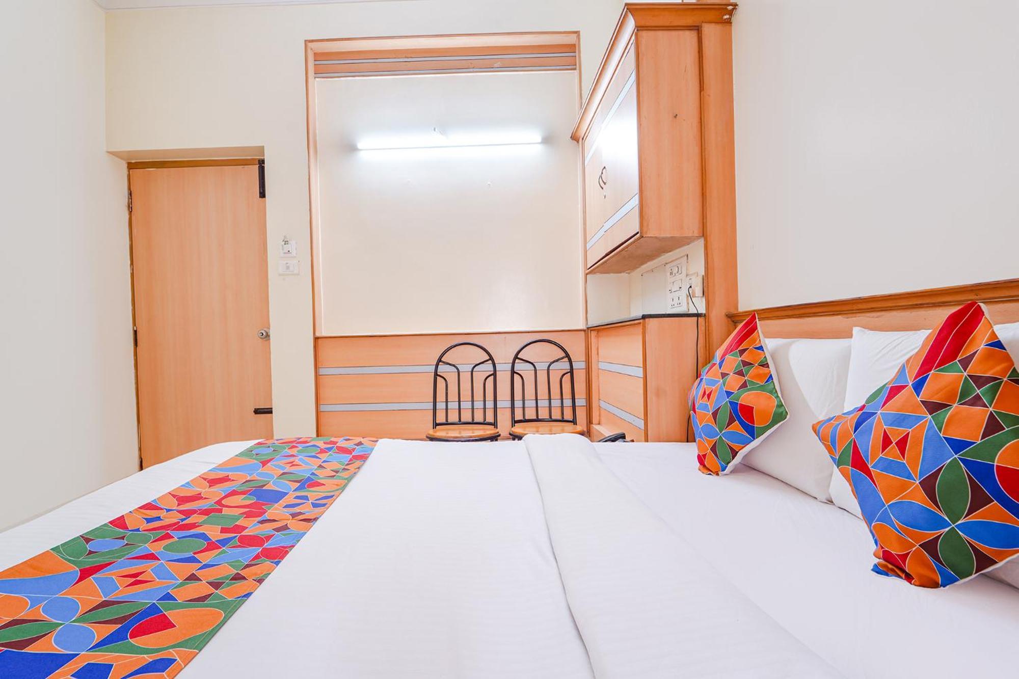 Fabhotel Ess Paradise - Nr Bus Stand Lodge