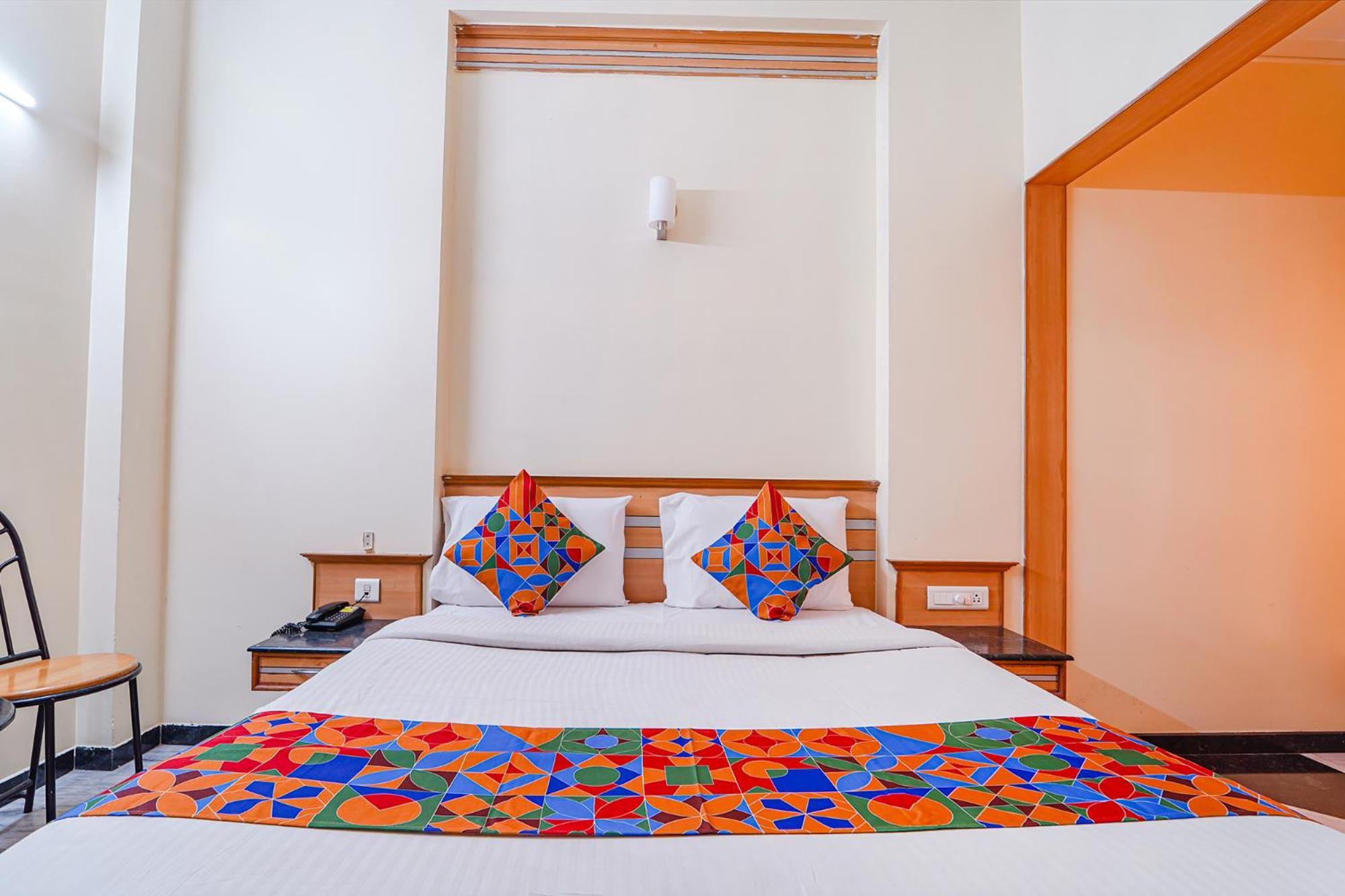 Fabhotel Ess Paradise - Nr Bus Stand 3*
