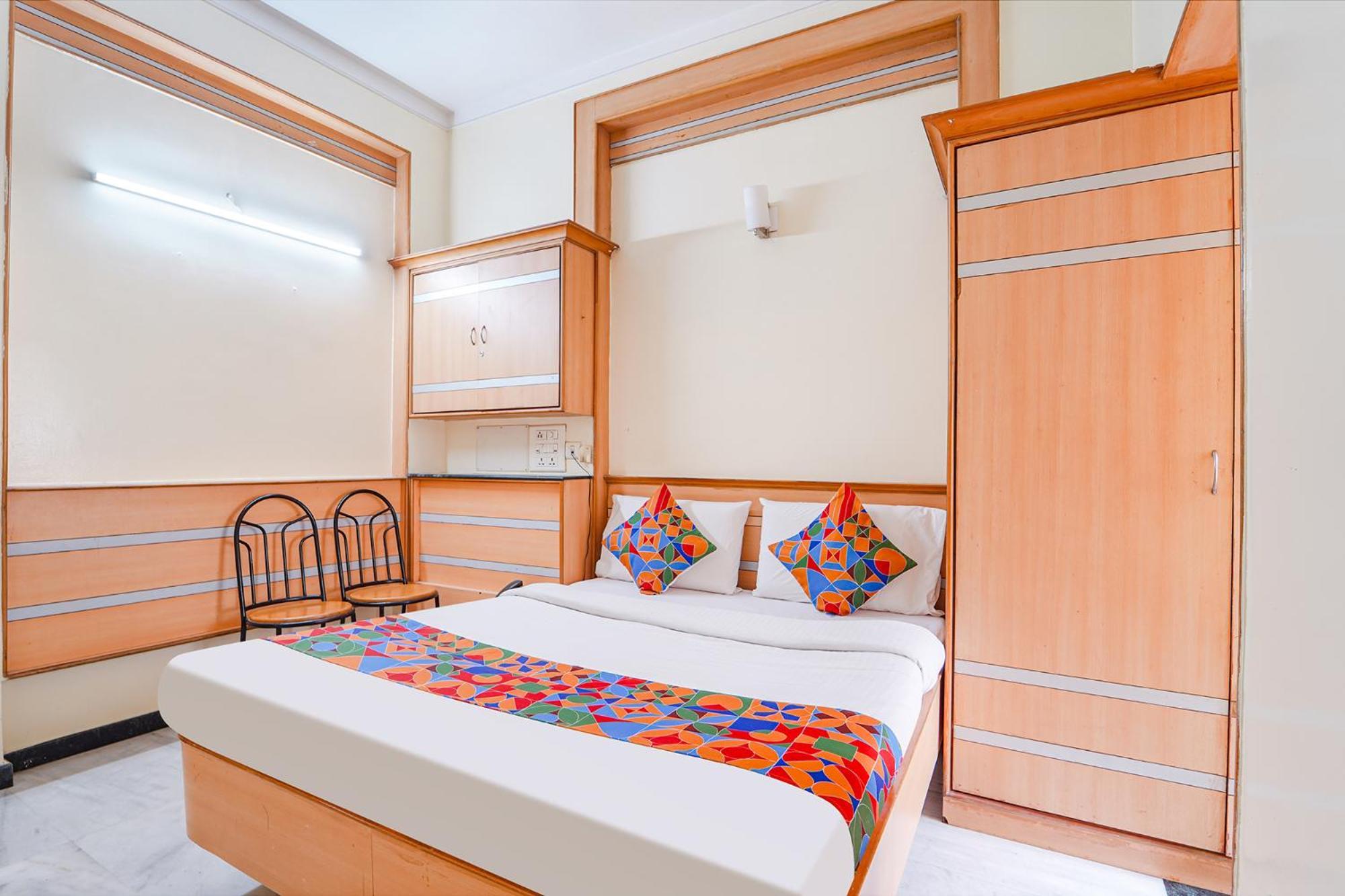Fabhotel Ess Paradise - Nr Bus Stand Lodge