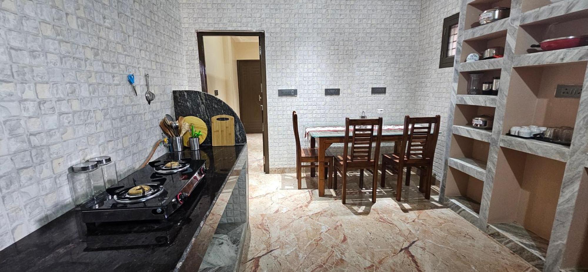 Shi's Thulasi 2bhk In Near To Karpagam College, Palakkad Highway, Rathinam College And Villa