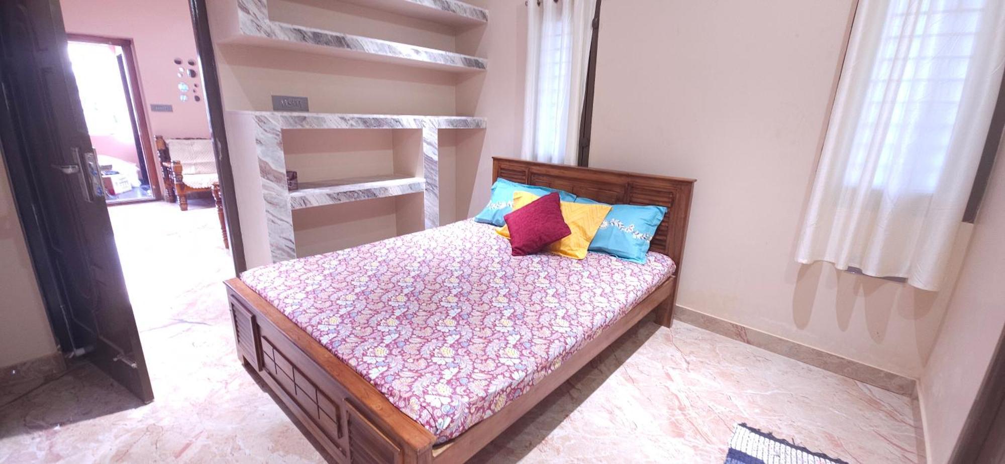 Shi's Thulasi 2bhk In Near To Karpagam College, Palakkad Highway, Rathinam College And Villa *
