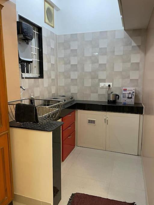 V4 - Luxury 1 Bhk Ac Sleeps 5 Guests Apartamento *