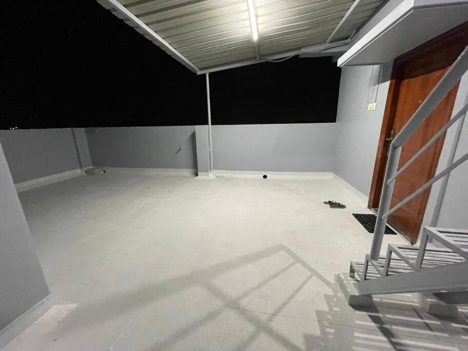 V4 - Luxury 1 Bhk Ac Sleeps 5 Guests * Coimbatore