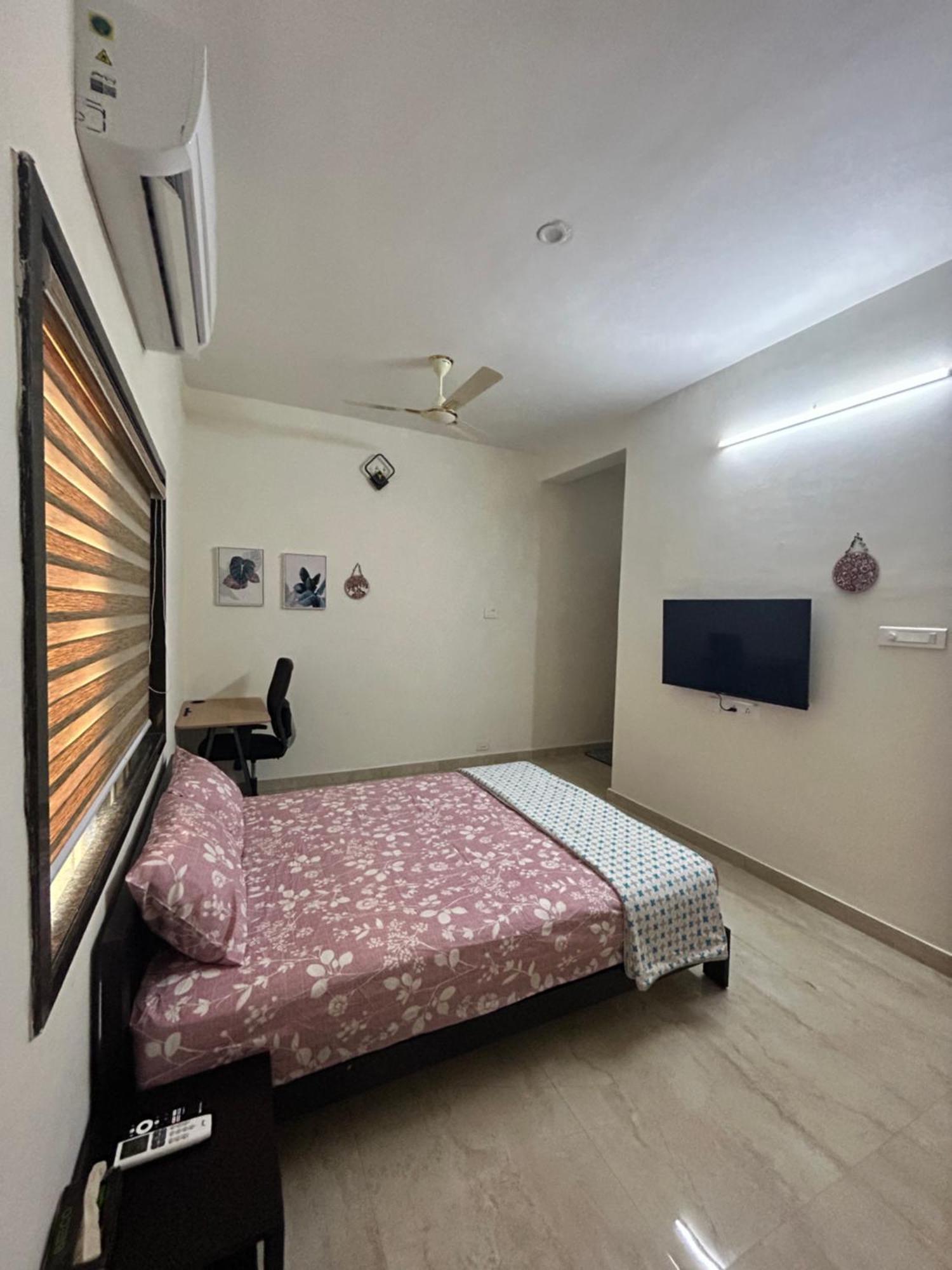 Blissful Near Airport Guest house
