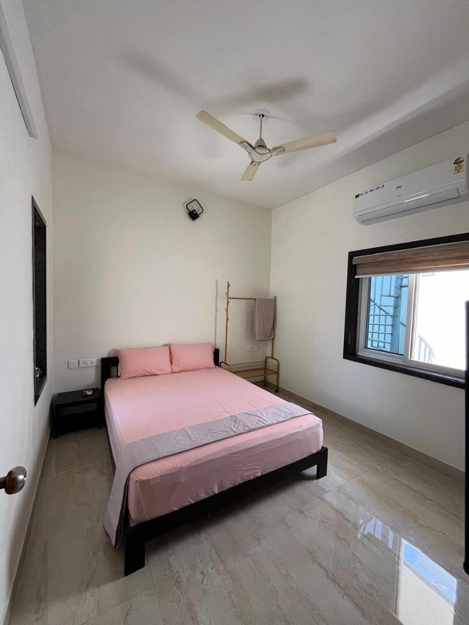 Blissful Near Airport Guest house *