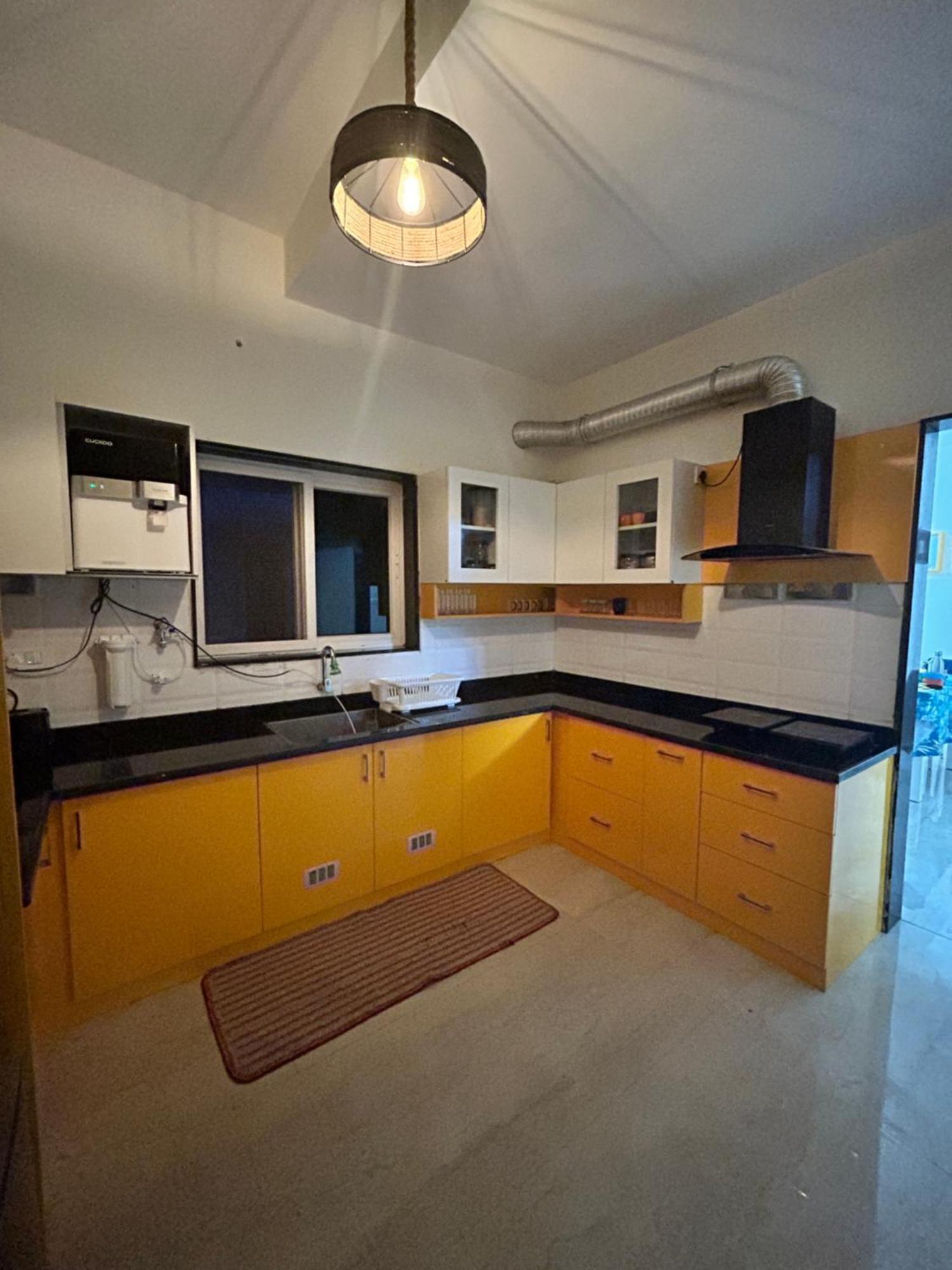 Blissful Near Airport Guest house *