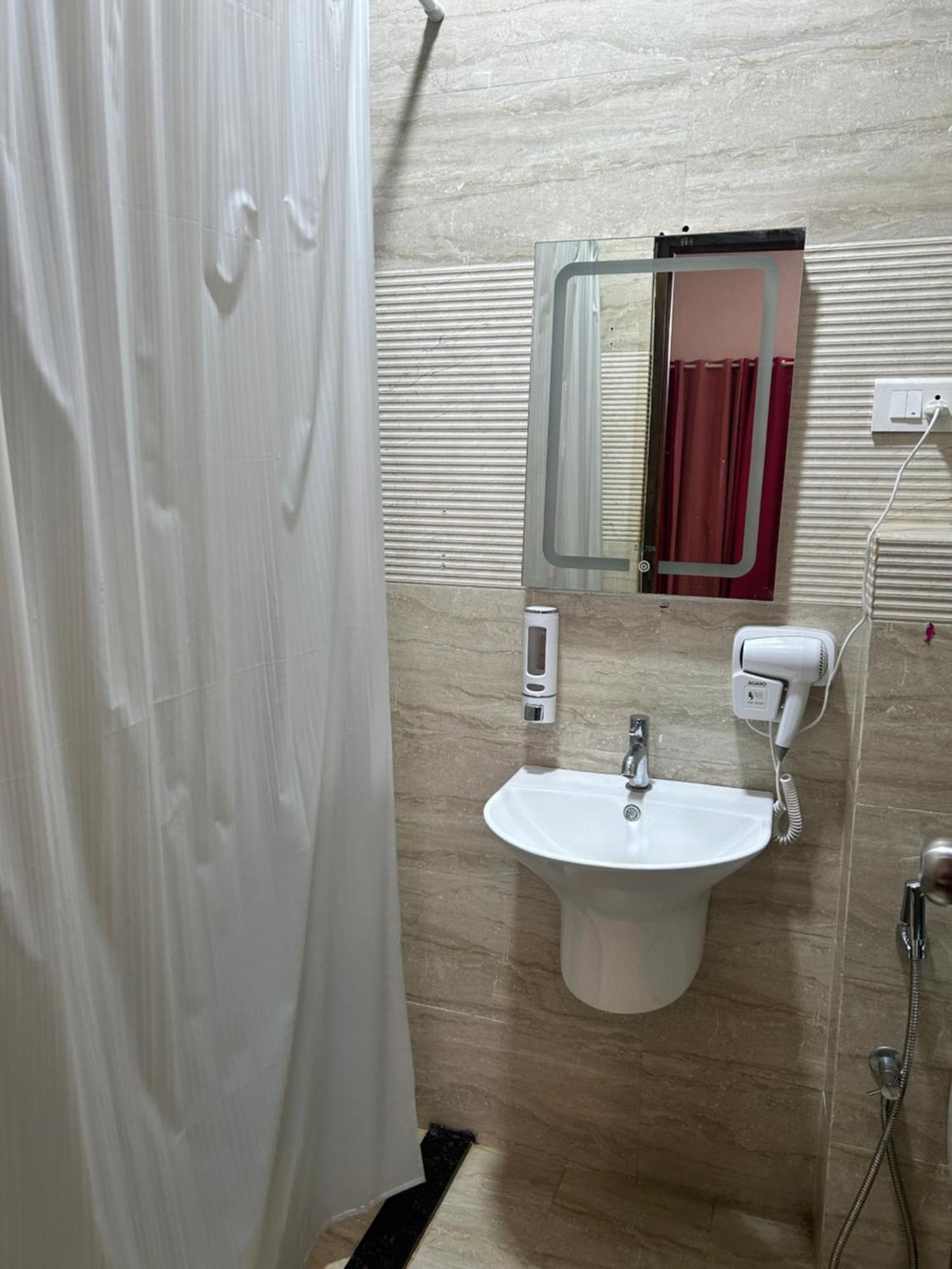 Guest house Blissful Near Airport Coimbatore