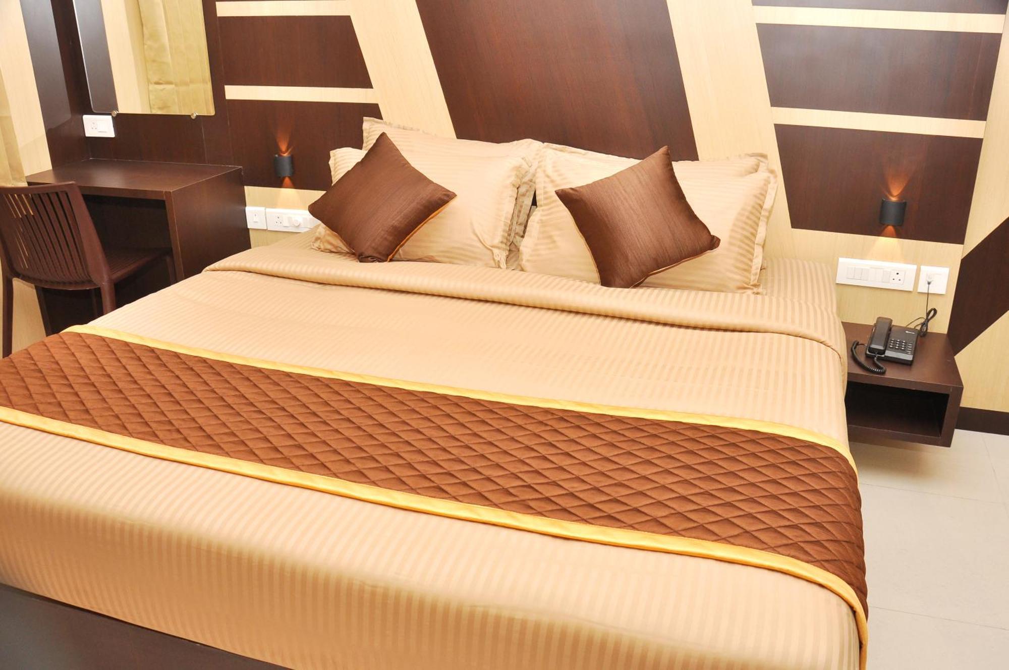 Hotel Harikrishna Park *