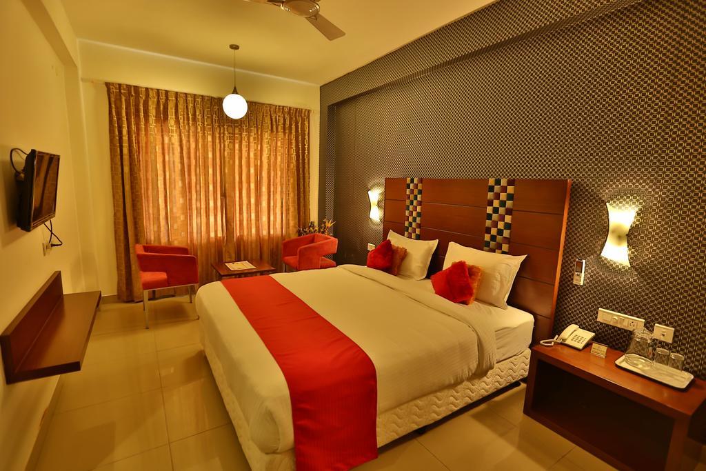 Vels Grand Hotel 3*