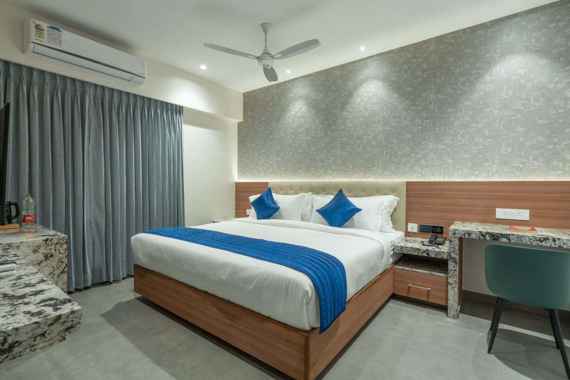 Apartment J Square *
