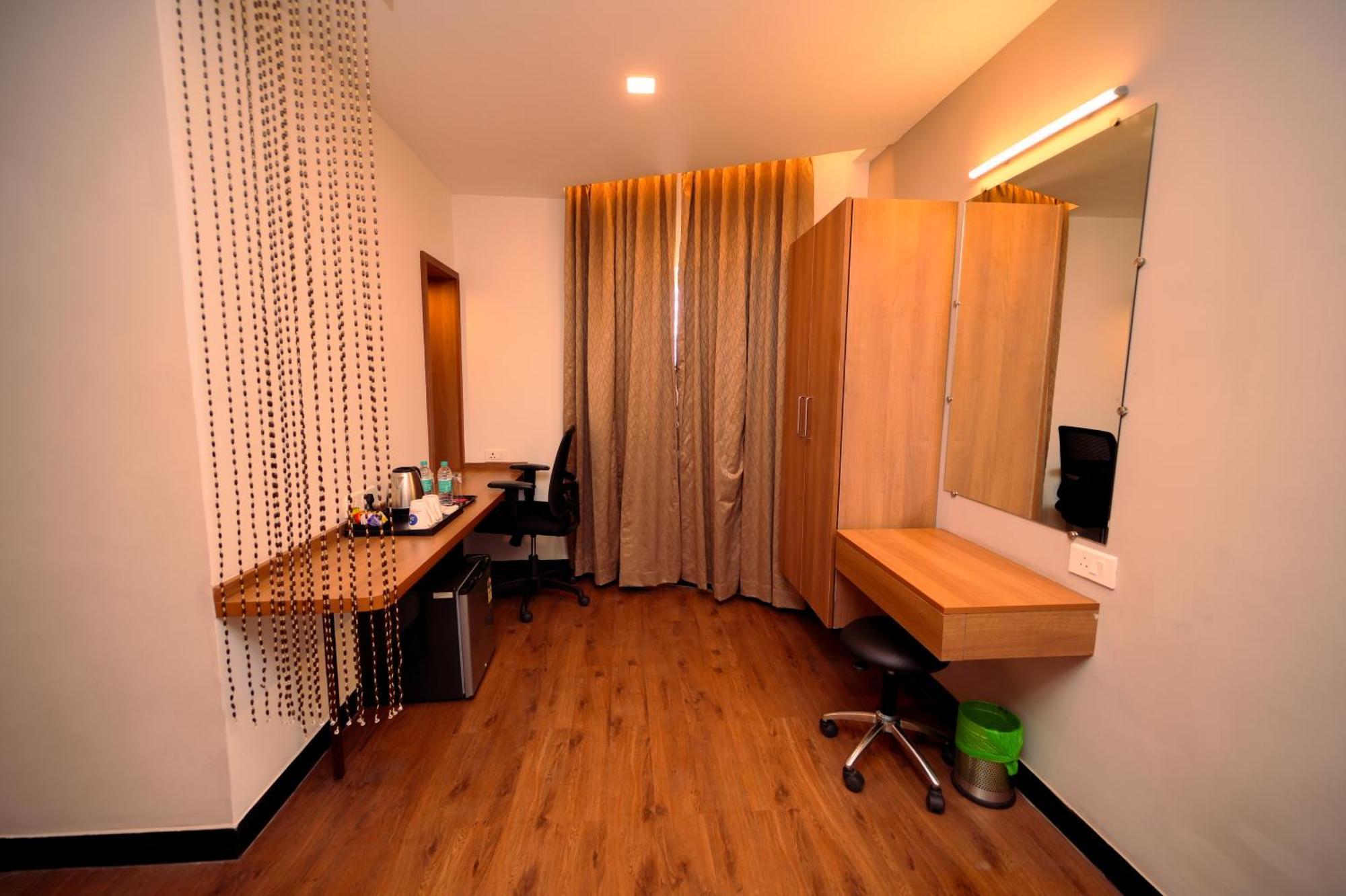 Zip By Spree Mangala International Hotel 3*