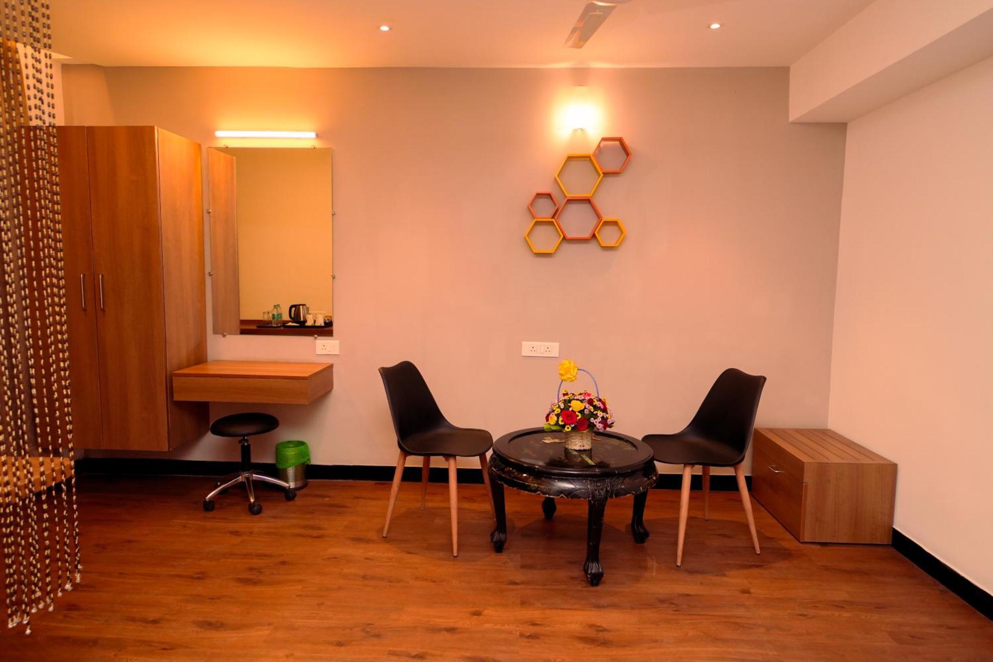 Zip By Spree Mangala International Hotel