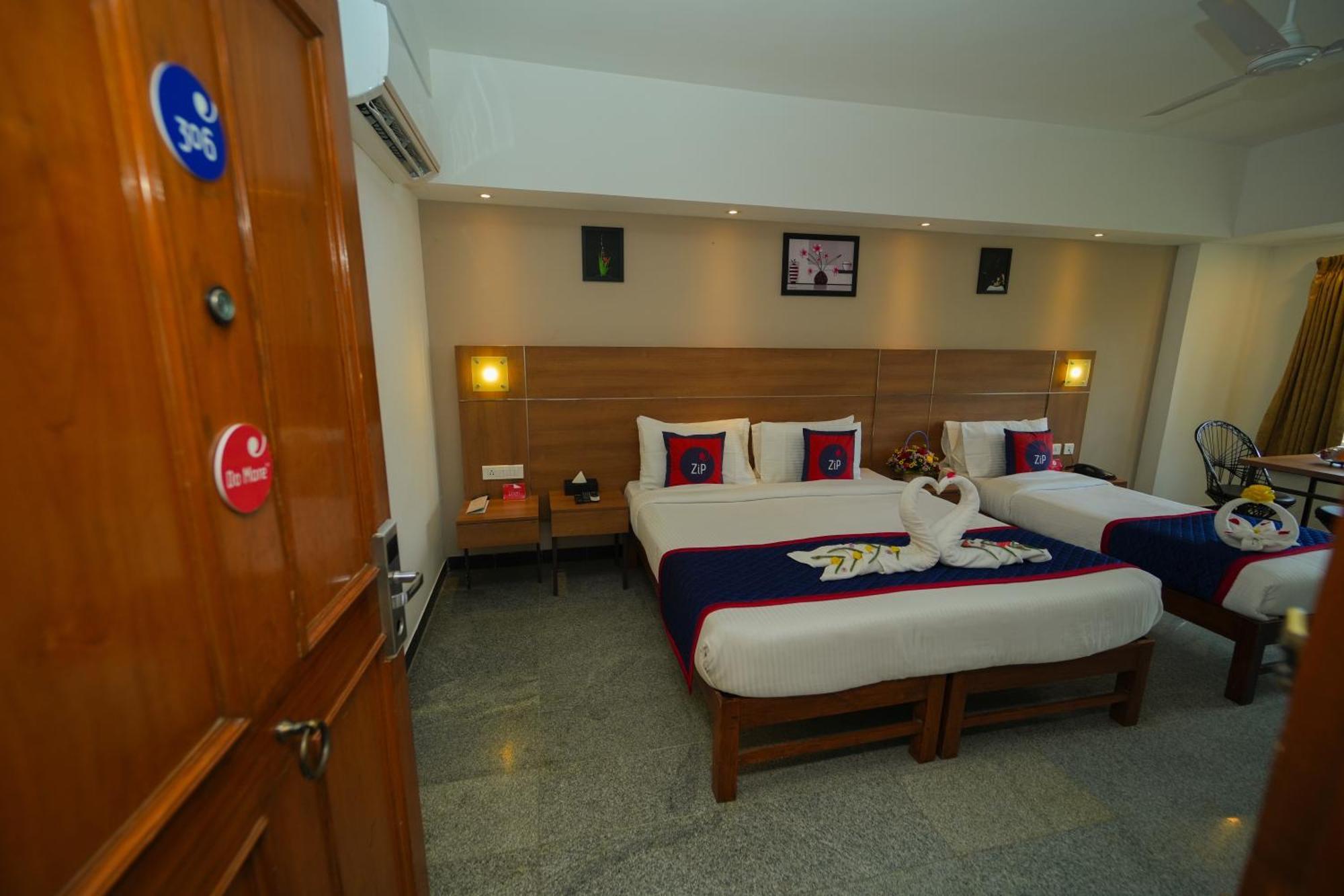 Zip By Spree Mangala International Hotel 3*