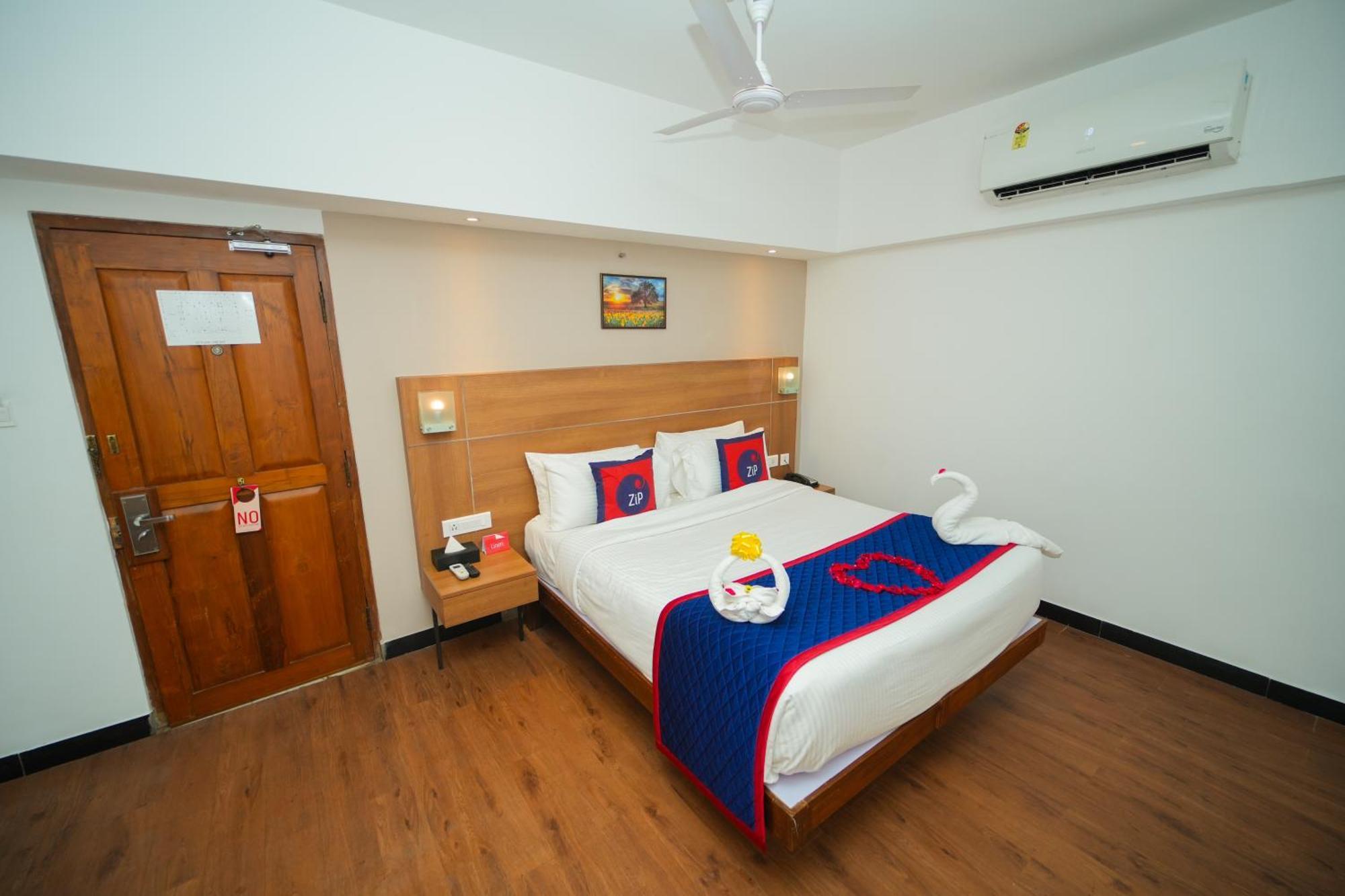 Zip By Spree Mangala International Hotel 3*