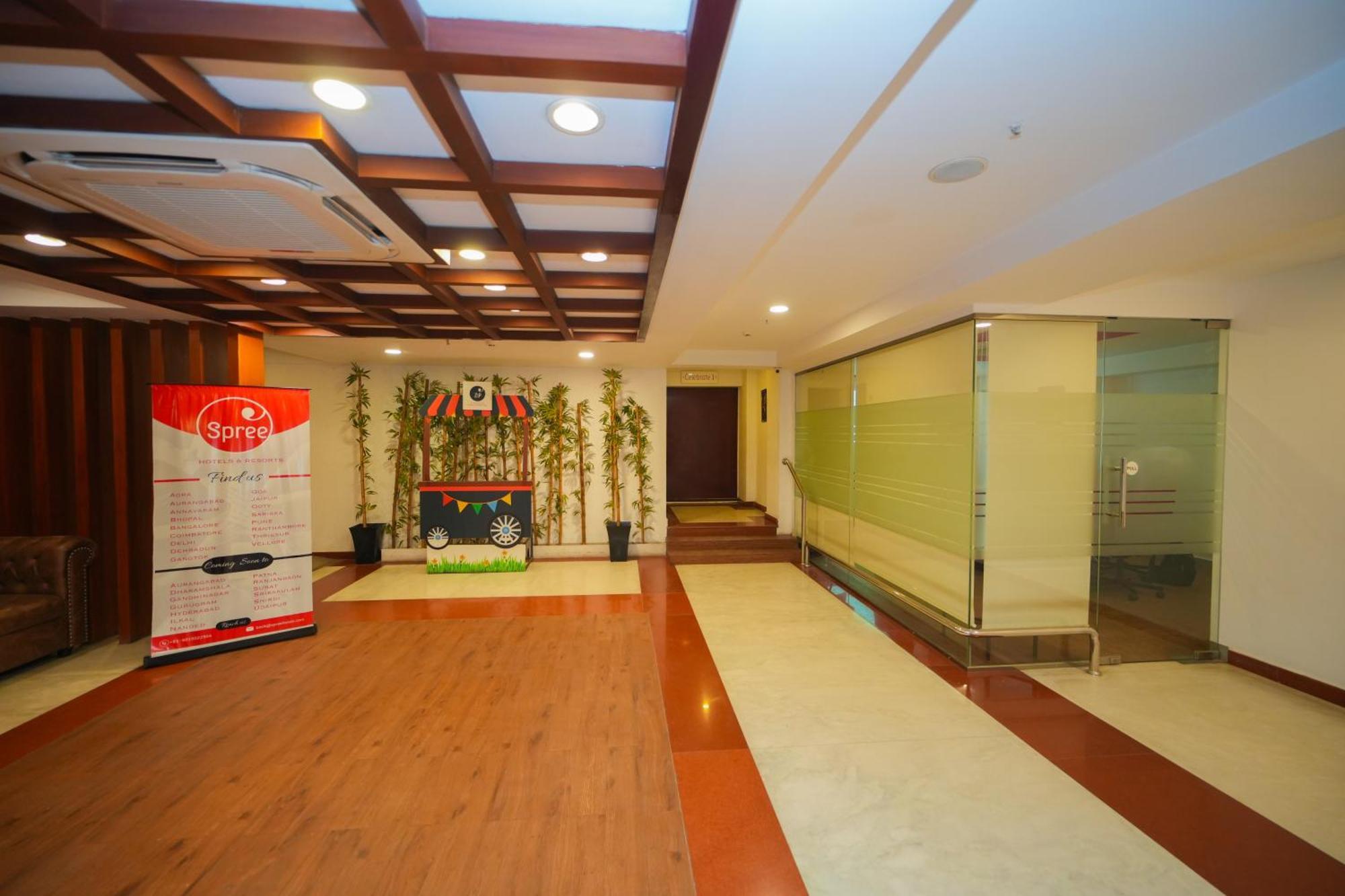 Zip By Spree Mangala International Hotel