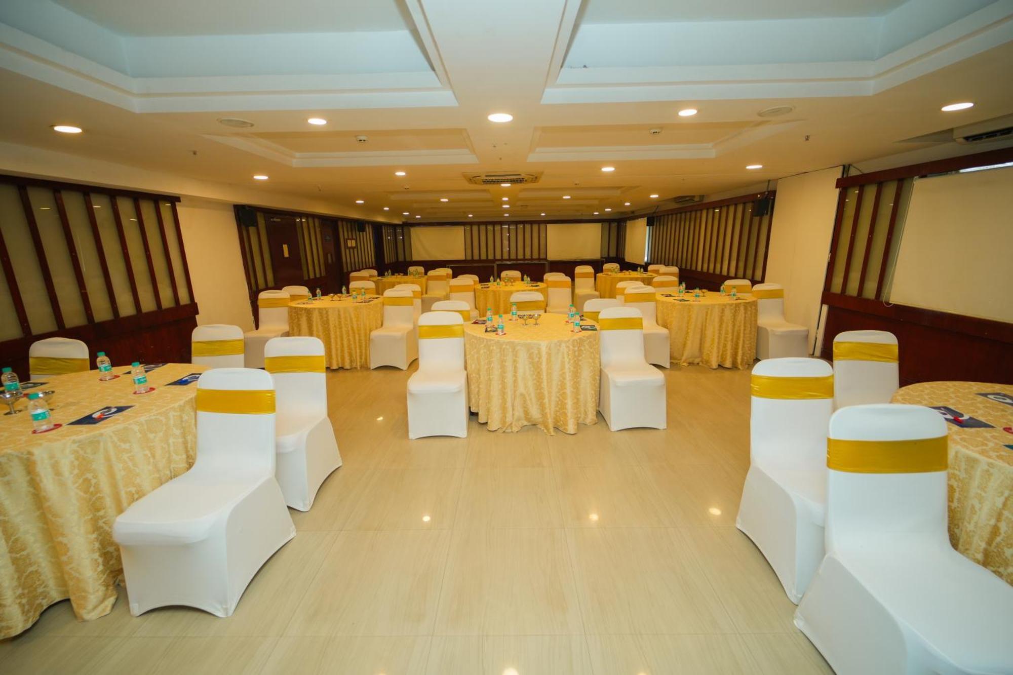 Hotel Zip By Spree Mangala International