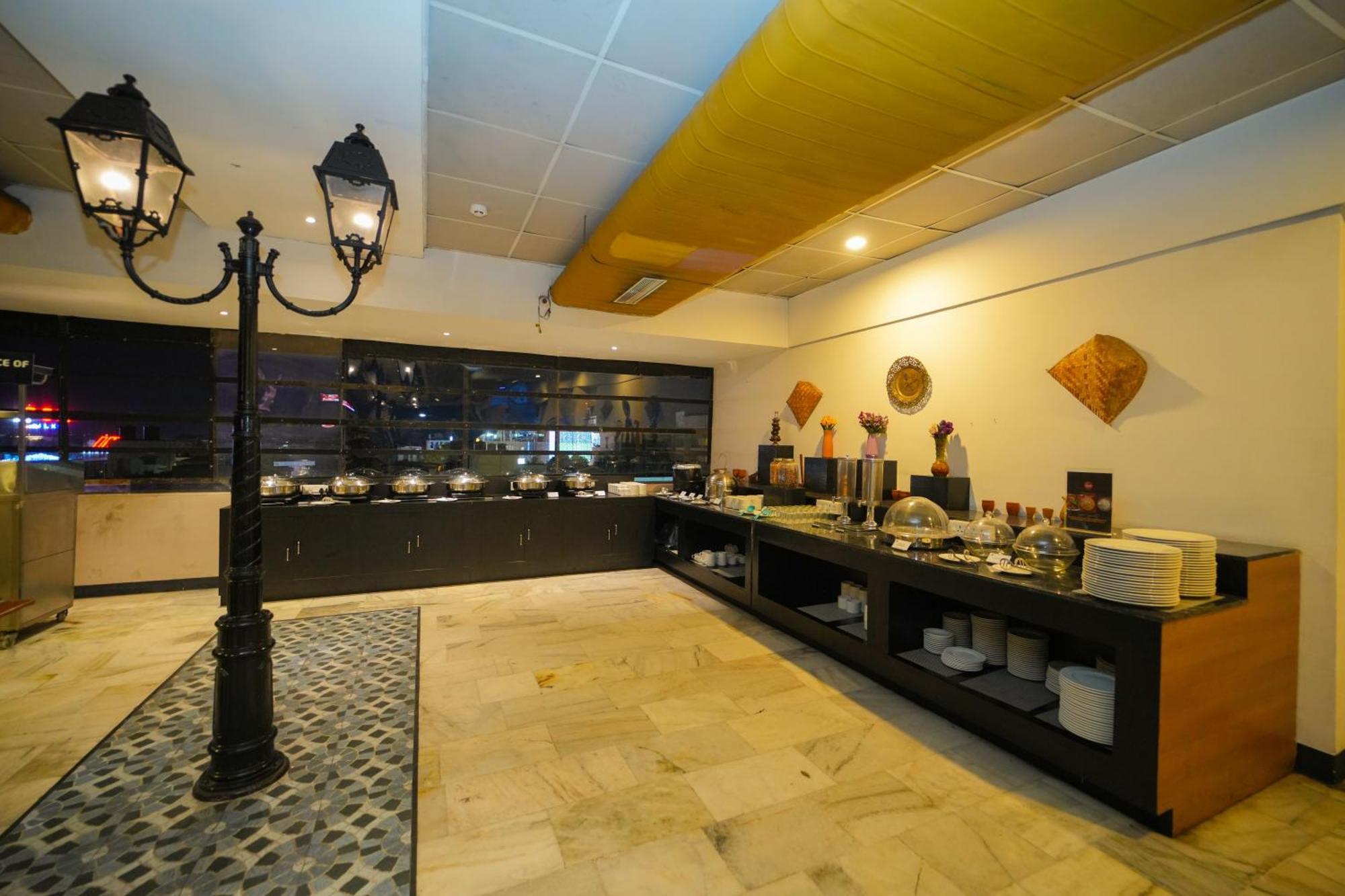 Hotel Zip By Spree Mangala International