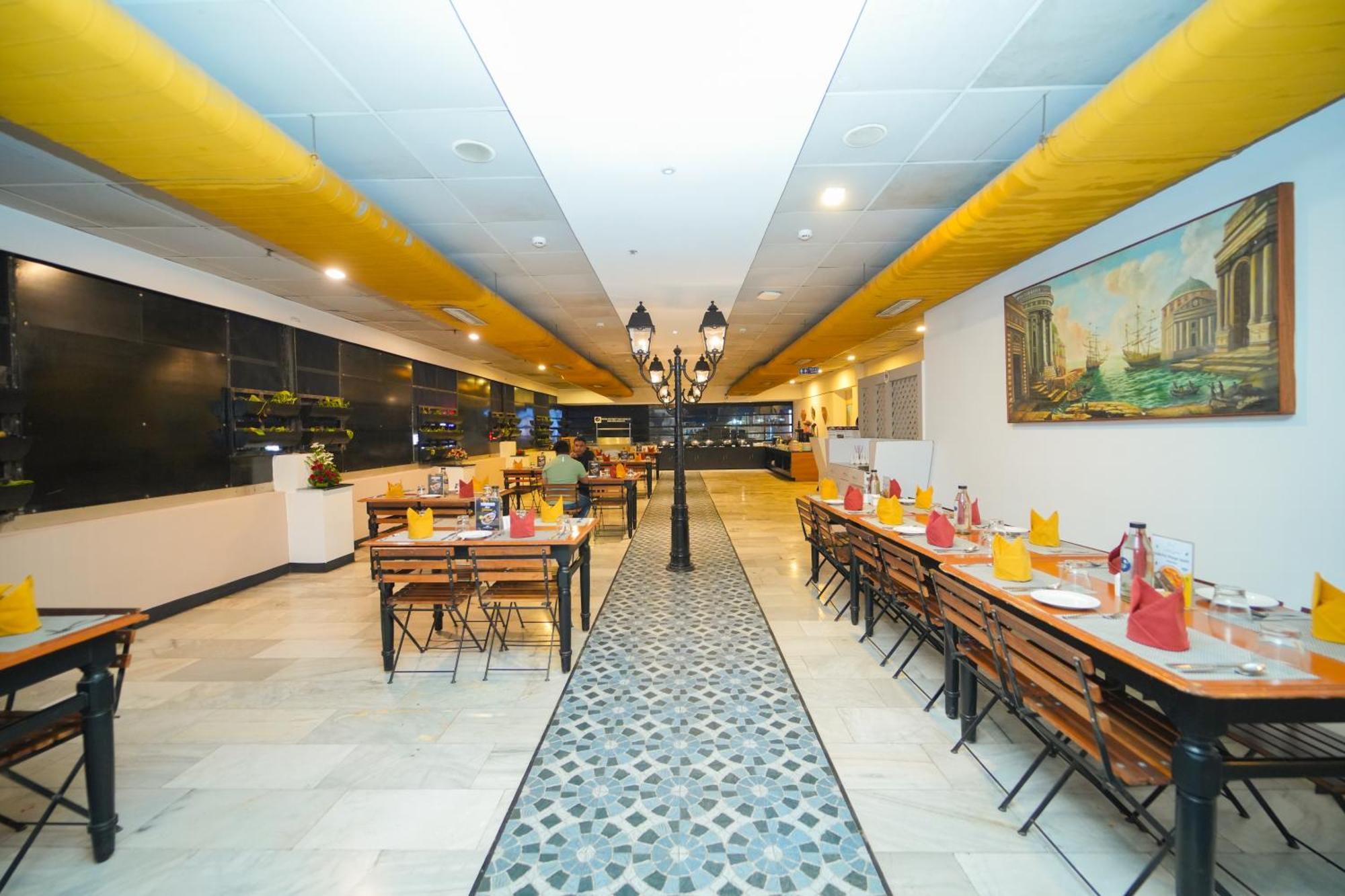 Hotel Zip By Spree Mangala International 3*
