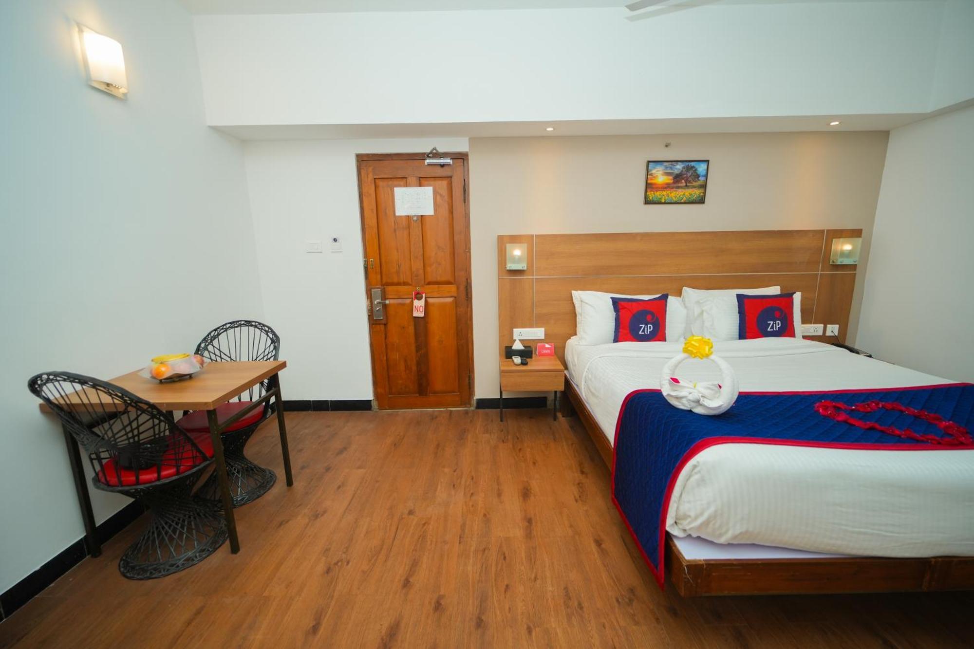 Hotel Zip By Spree Mangala International