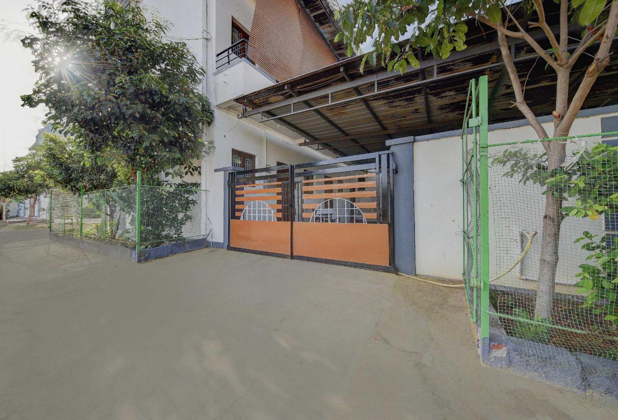 Hotel O Sms Homes