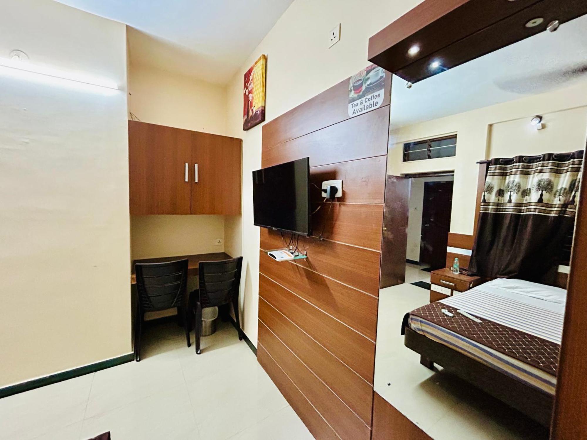 Jothi Hotel