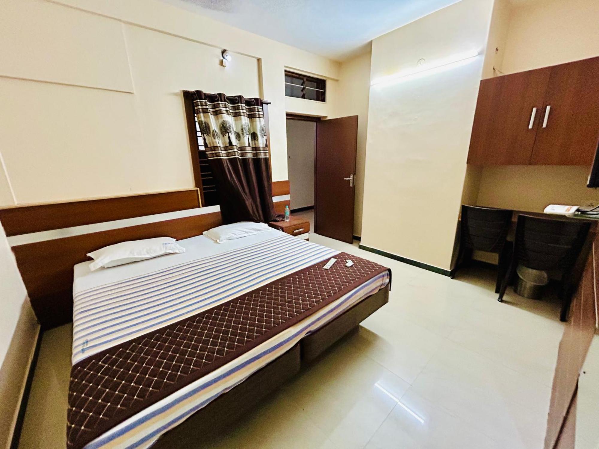 Jothi Hotel