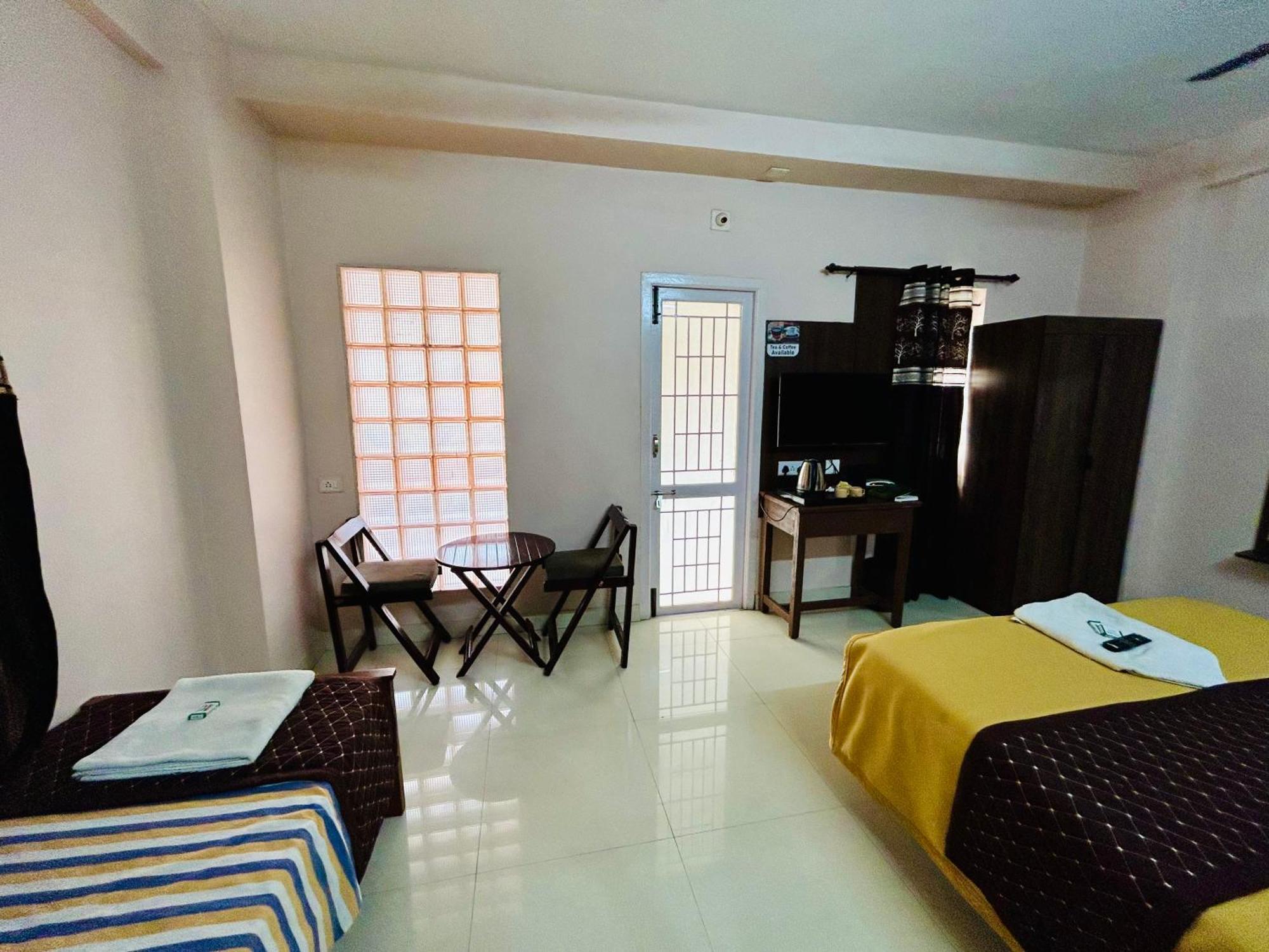 Jothi Hotel
