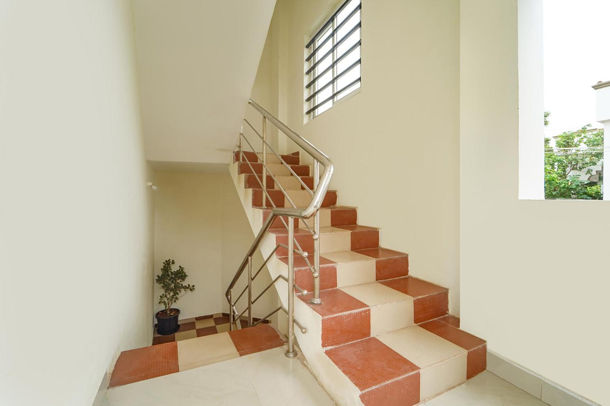 Fabexpress Clover Castle - Nr International Airport Coimbatore