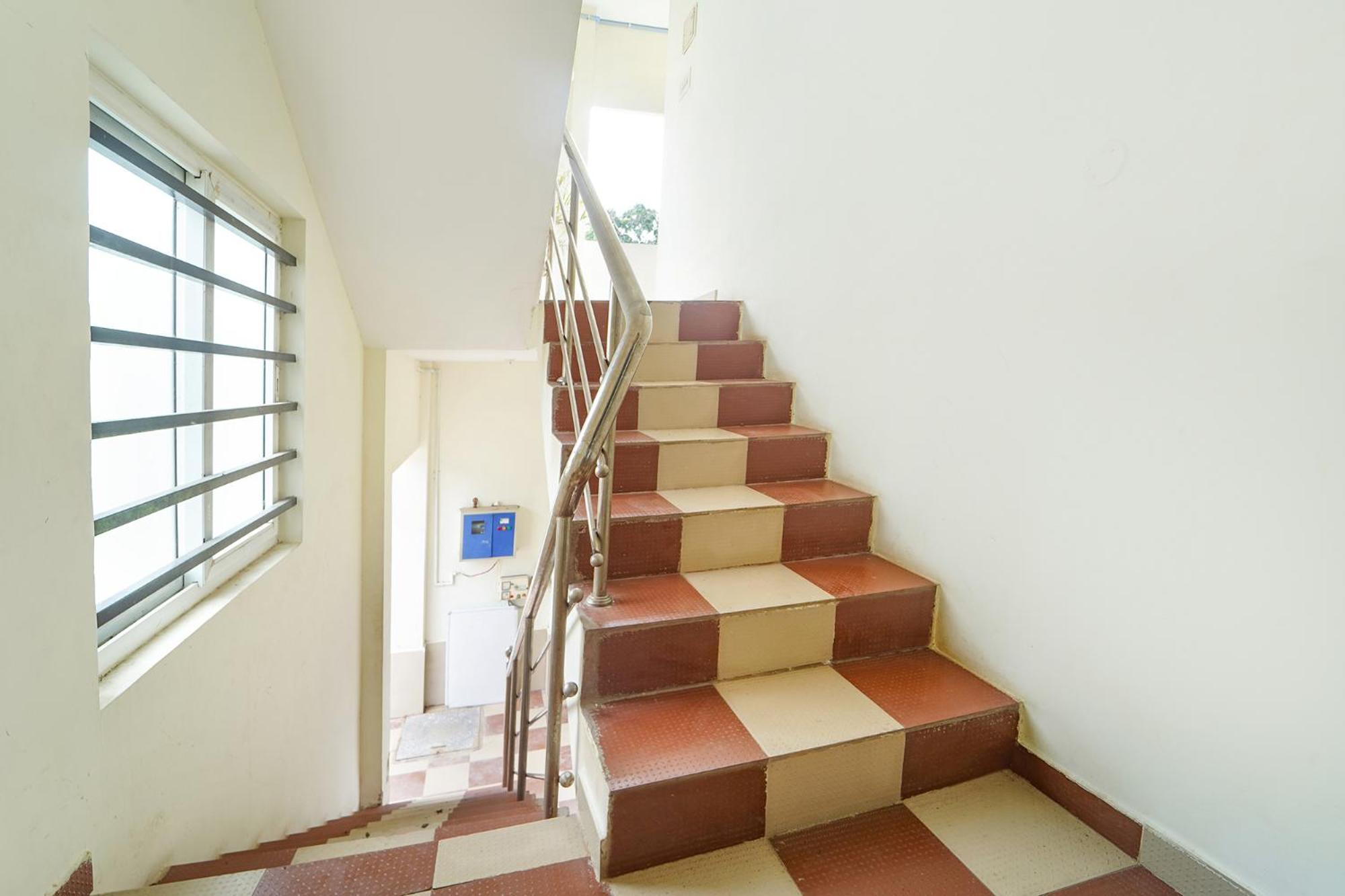 Fabexpress Clover Castle - Nr International Airport Hotel 3*