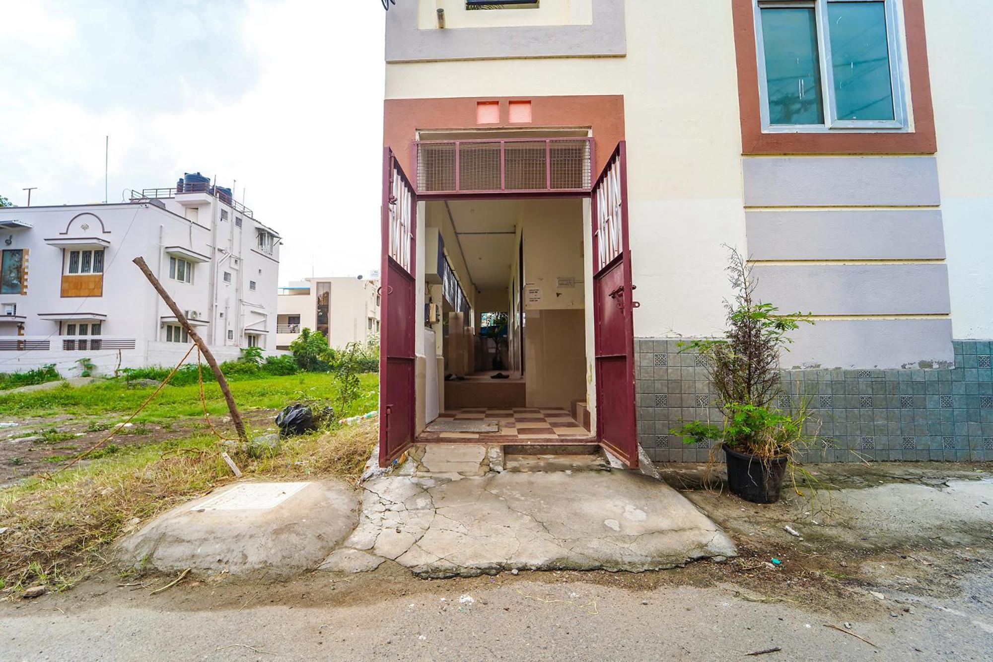 Fabexpress Clover Castle - Nr International Airport Coimbatore