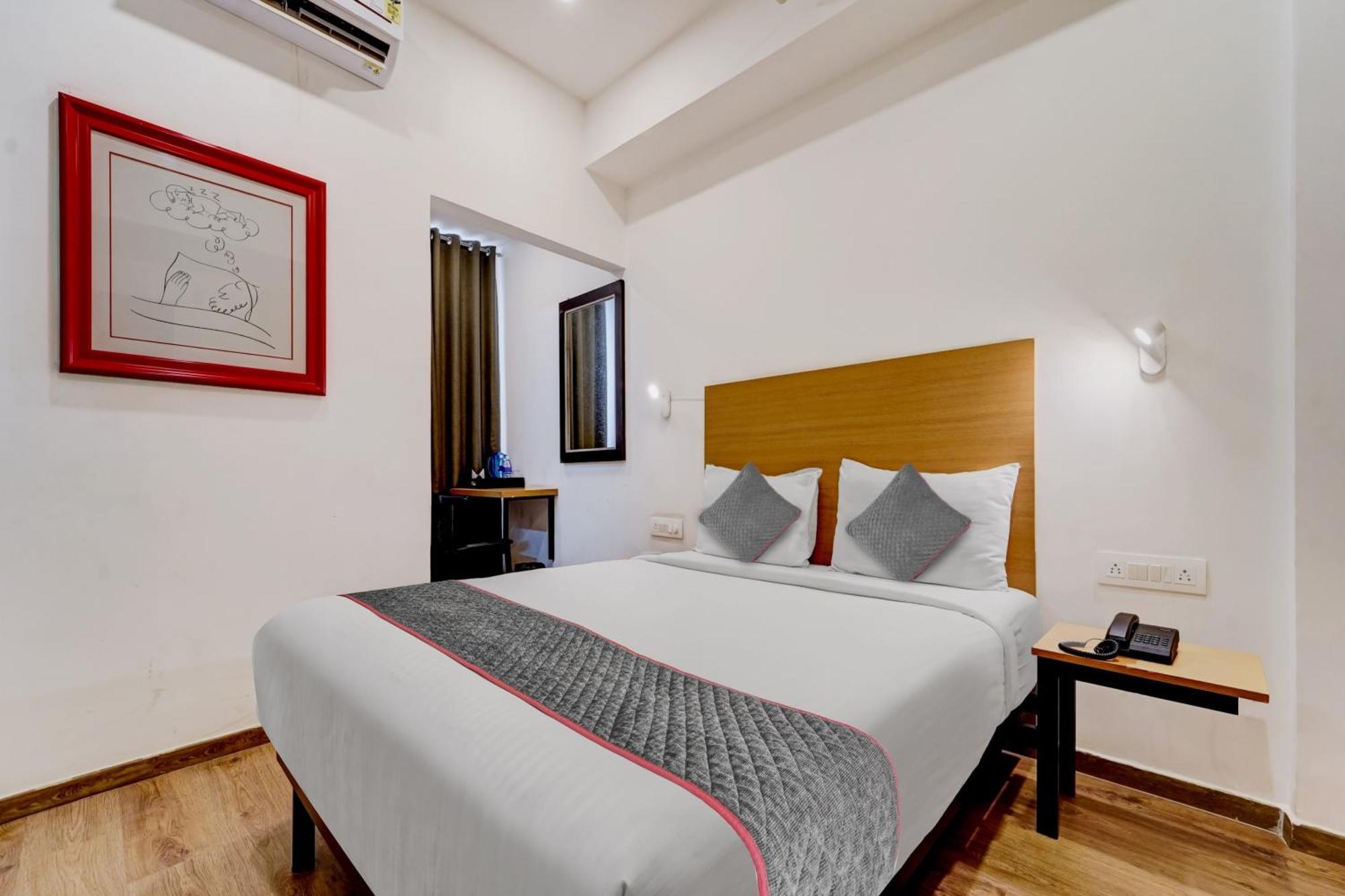 Super Townhouse Four Season Hotel