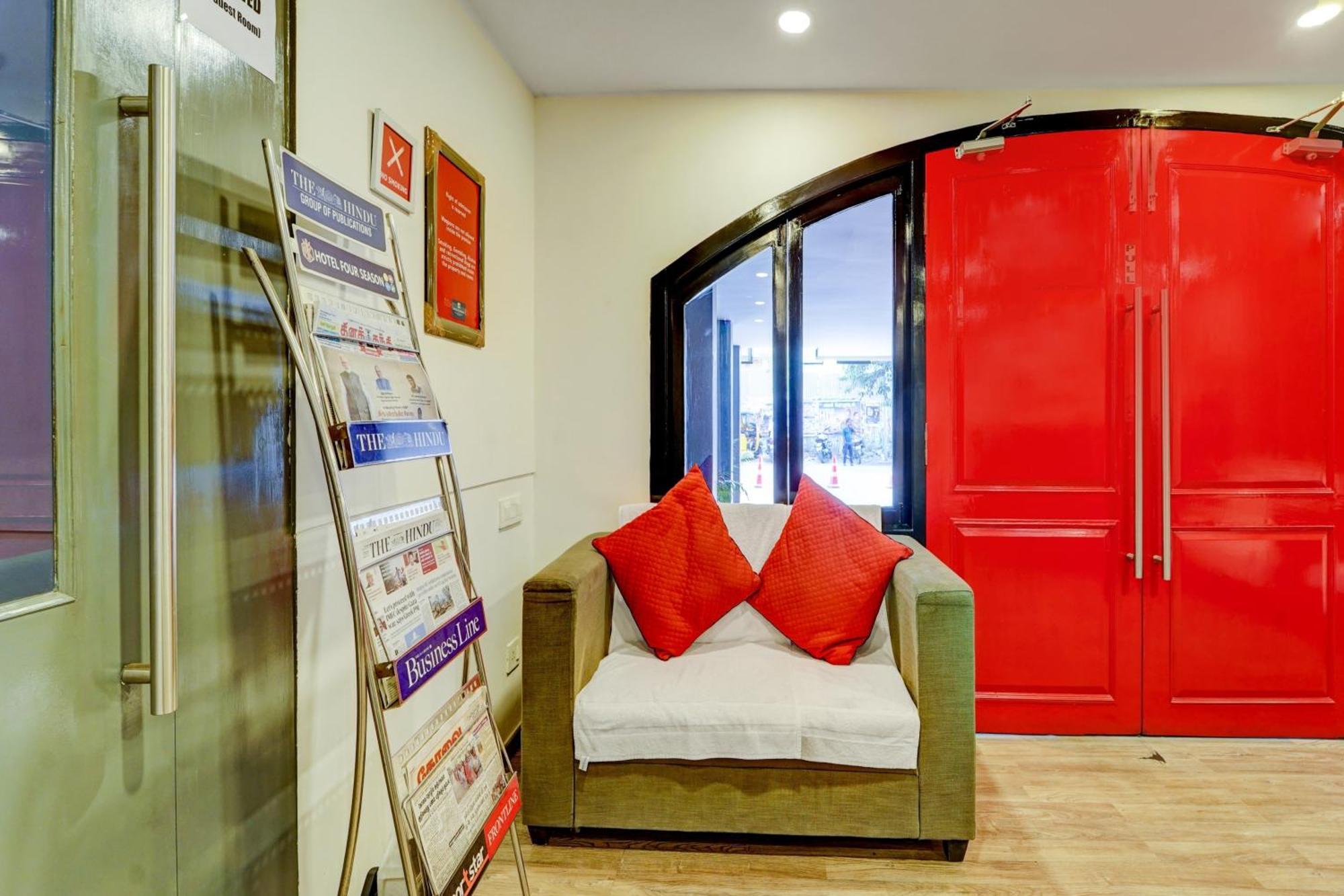 Hotel Super Townhouse Four Season