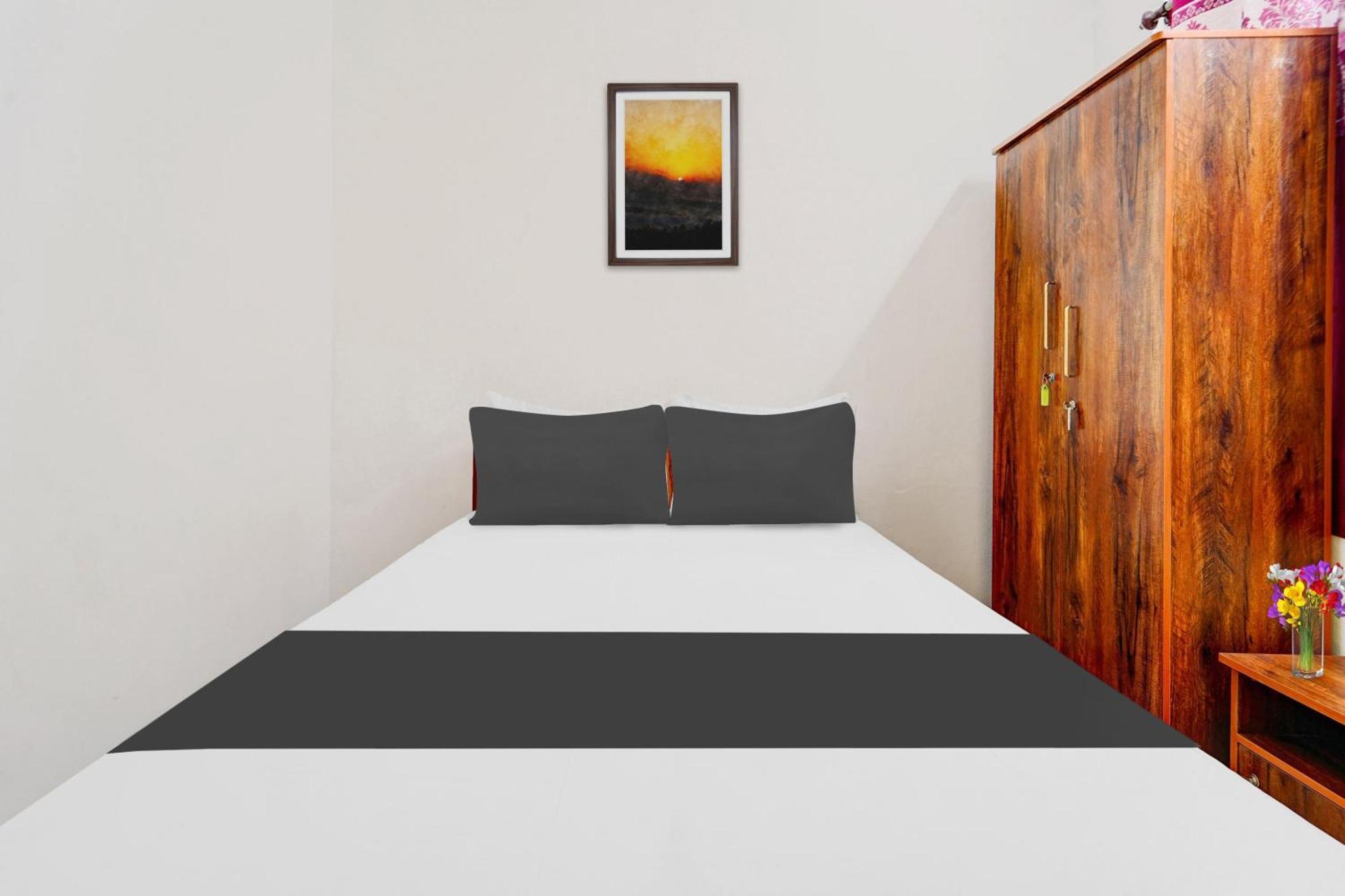Super O Okkilipalayam Hotel
