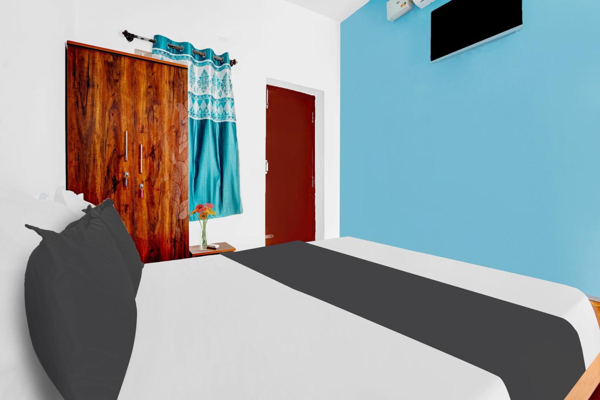 Super O Okkilipalayam Hotel