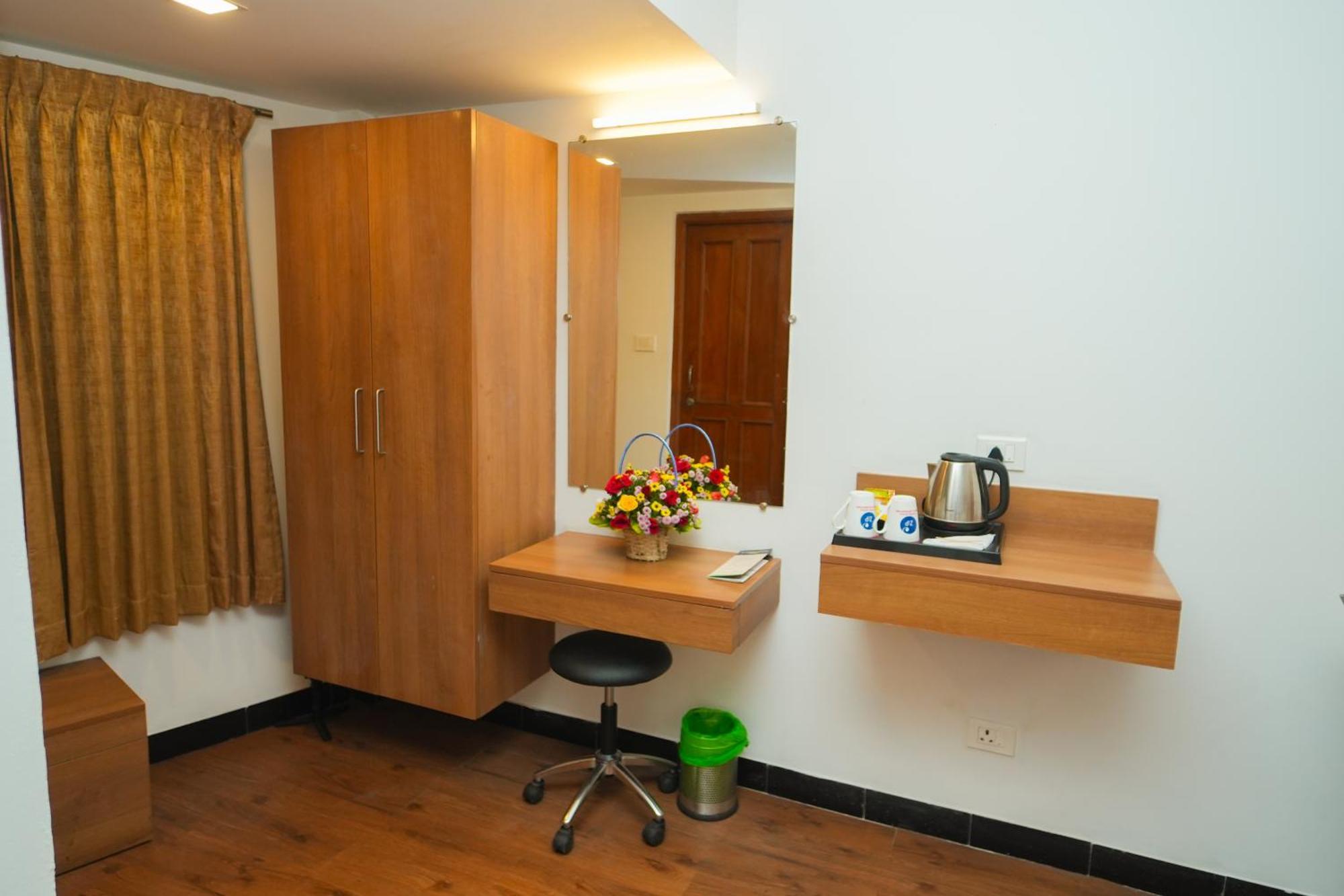 Zip By Spree Mangala International Hotel
