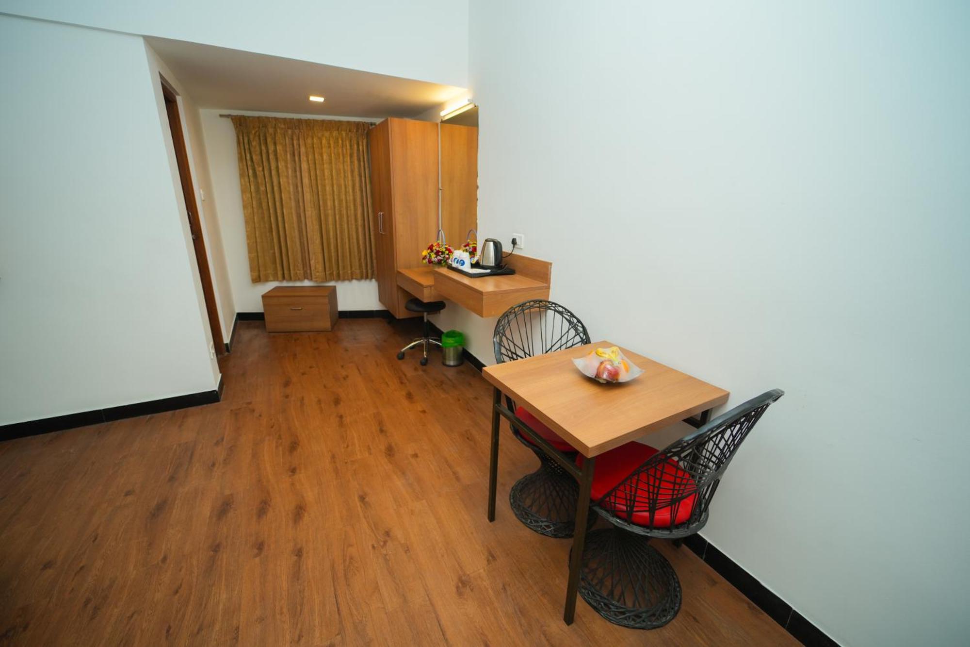 Hotel Zip By Spree Mangala International
