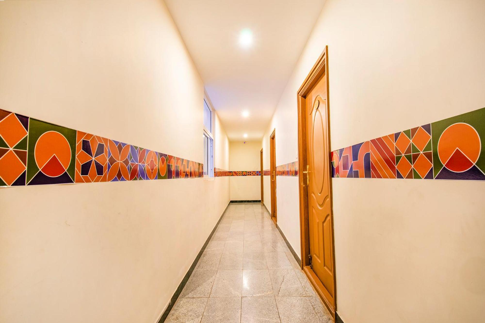 Hotel Fabhotel Thejas Paaradise - Nr Institute Of Technology