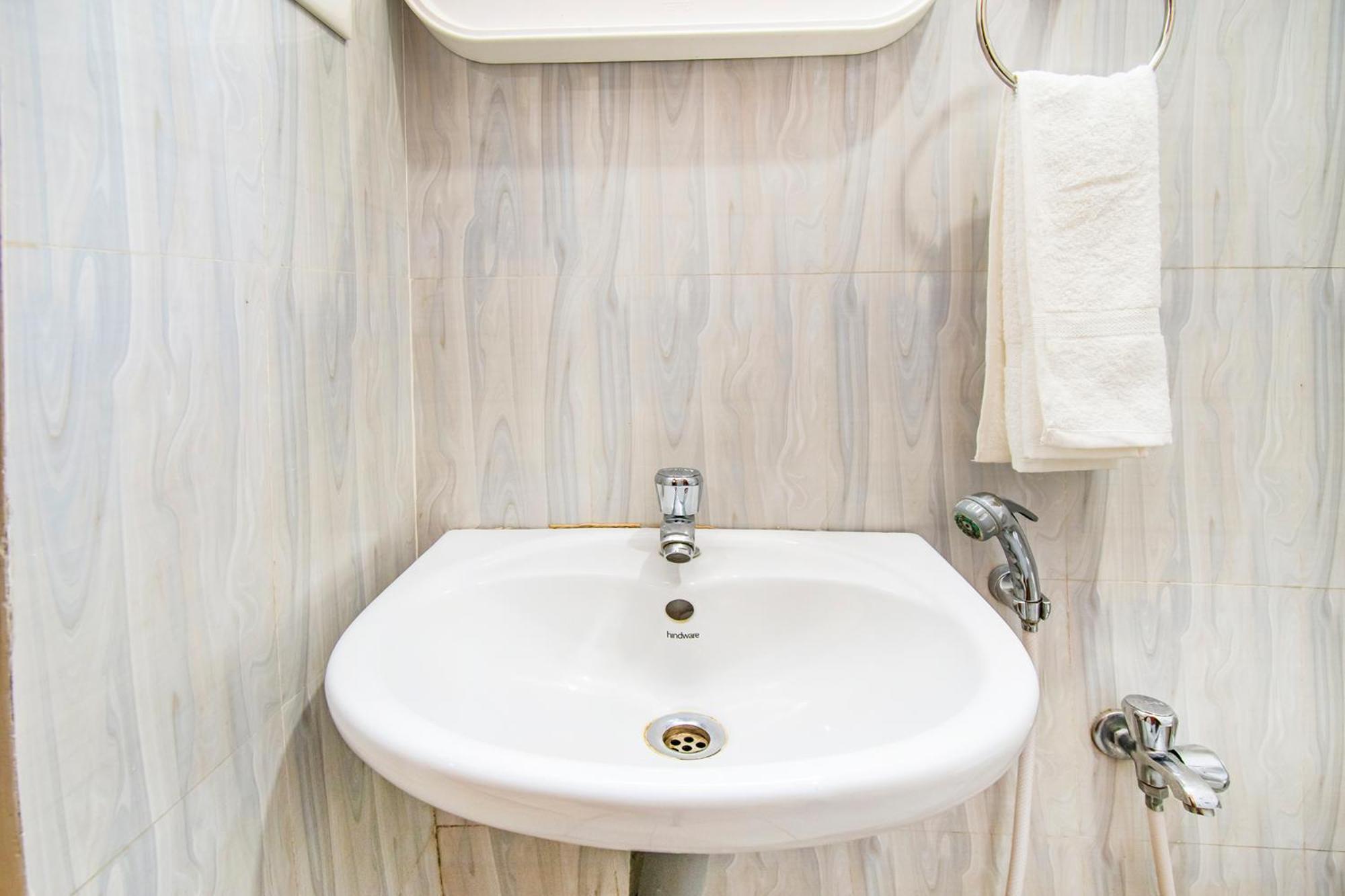 Hotel Fabhotel Thejas Paaradise - Nr Institute Of Technology Coimbatore