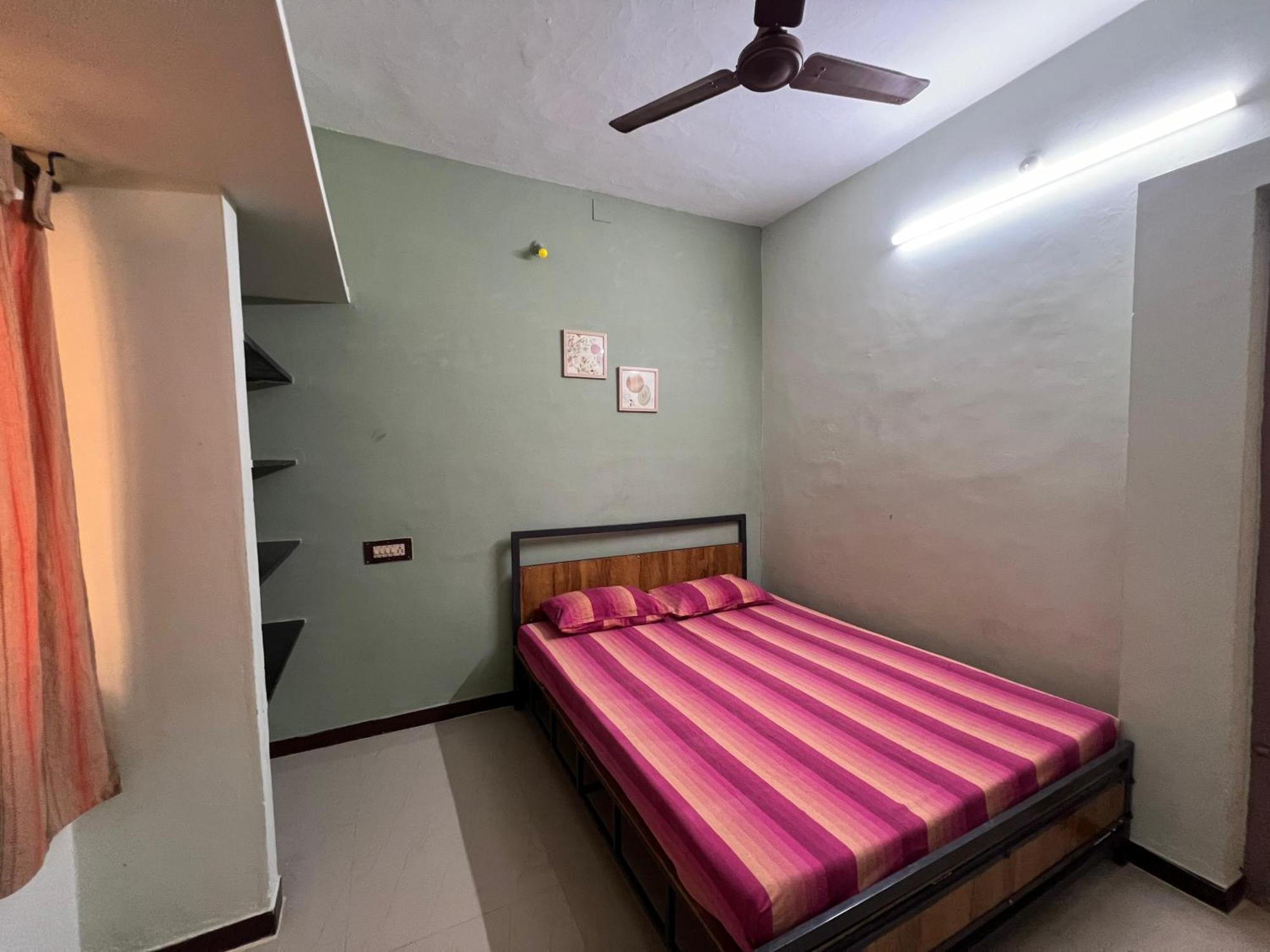 Shi's 2bhk In Near Sai Baba Colony, Ganga C Hospital, Women's Care Villa