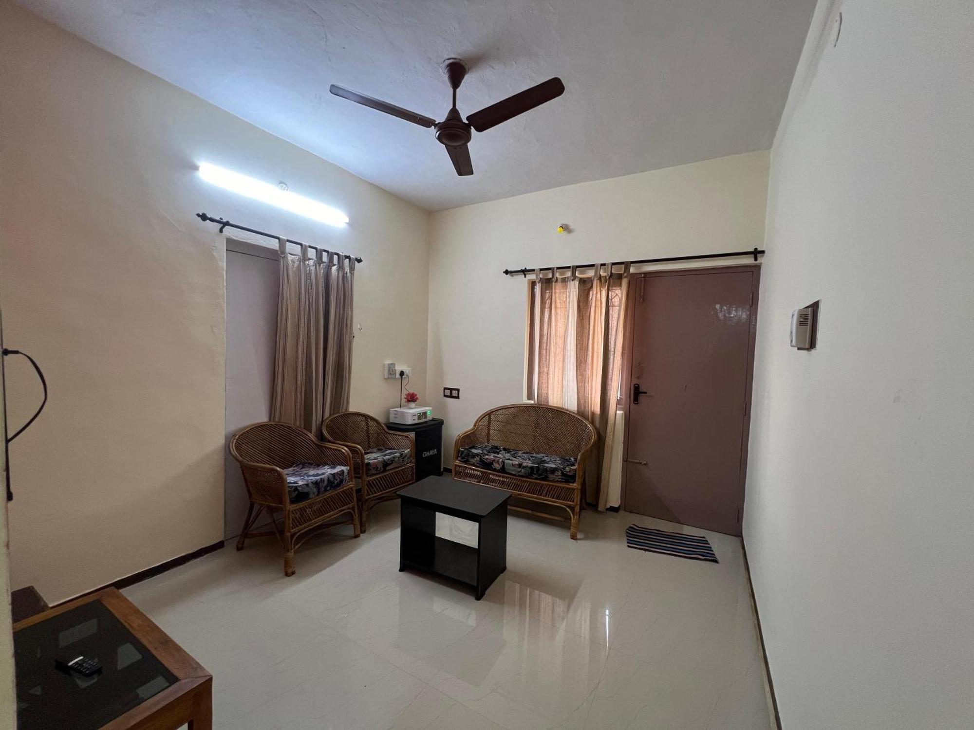 Shi's 2bhk In Near Sai Baba Colony, Ganga C Hospital, Women's Care Coimbatore