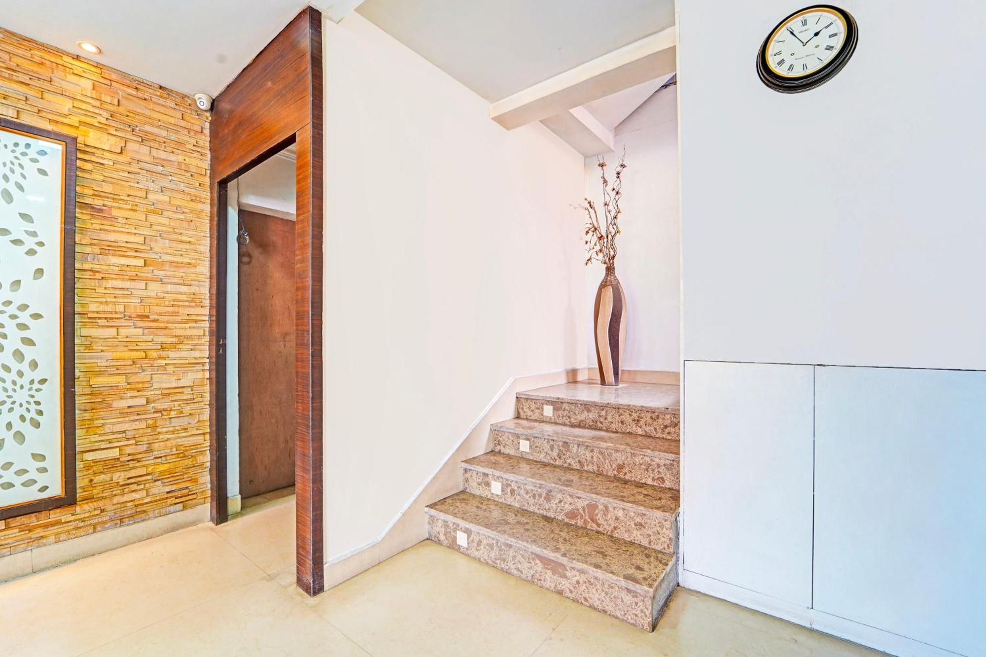Hotel Super Collection O Gandhipuram