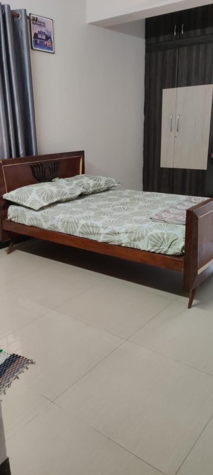 Regi's Adobe - Entire Flat - Near By Marudhamalai & Isha *