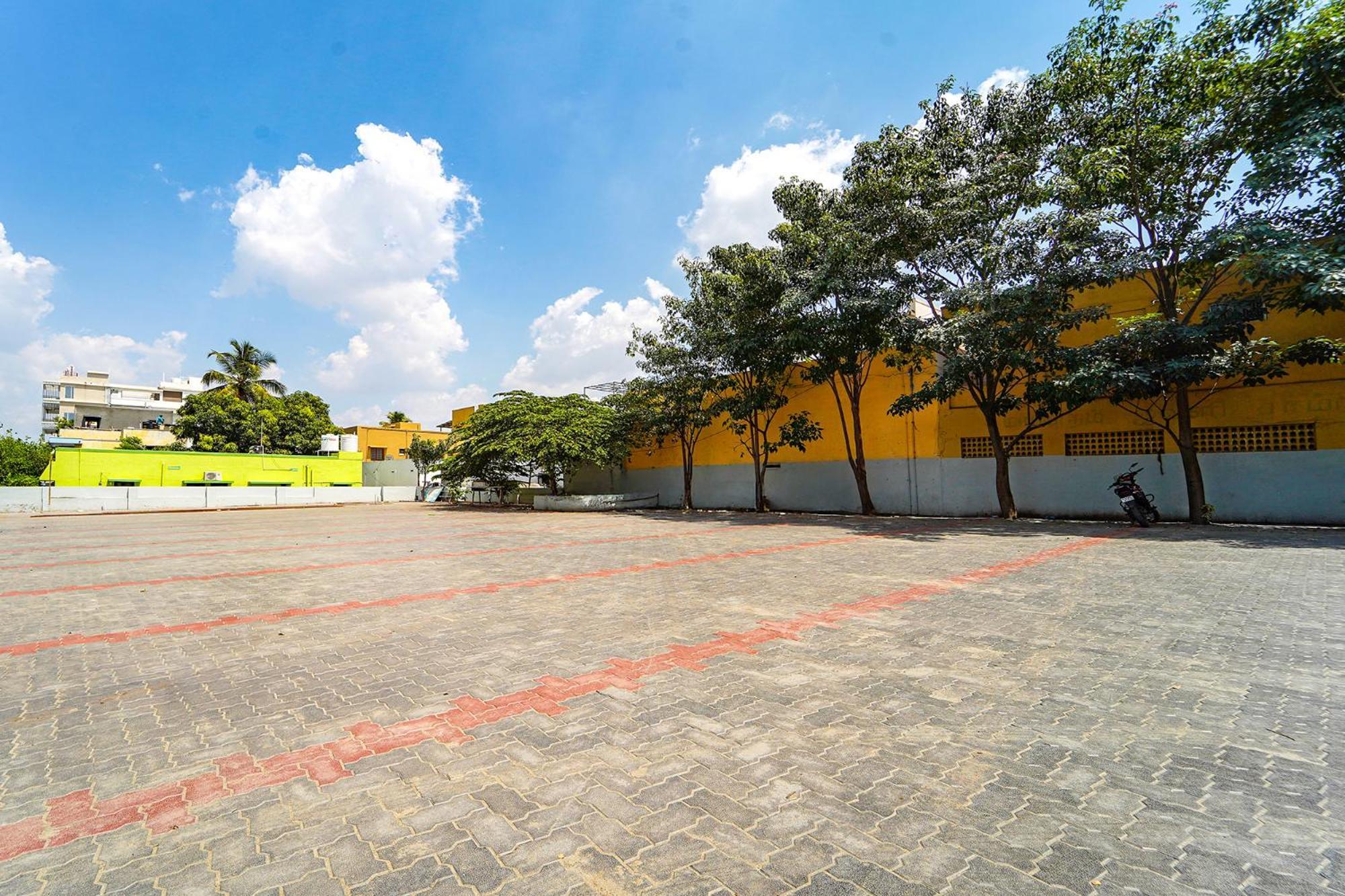 Fabhotel Mani's Residency Hotel