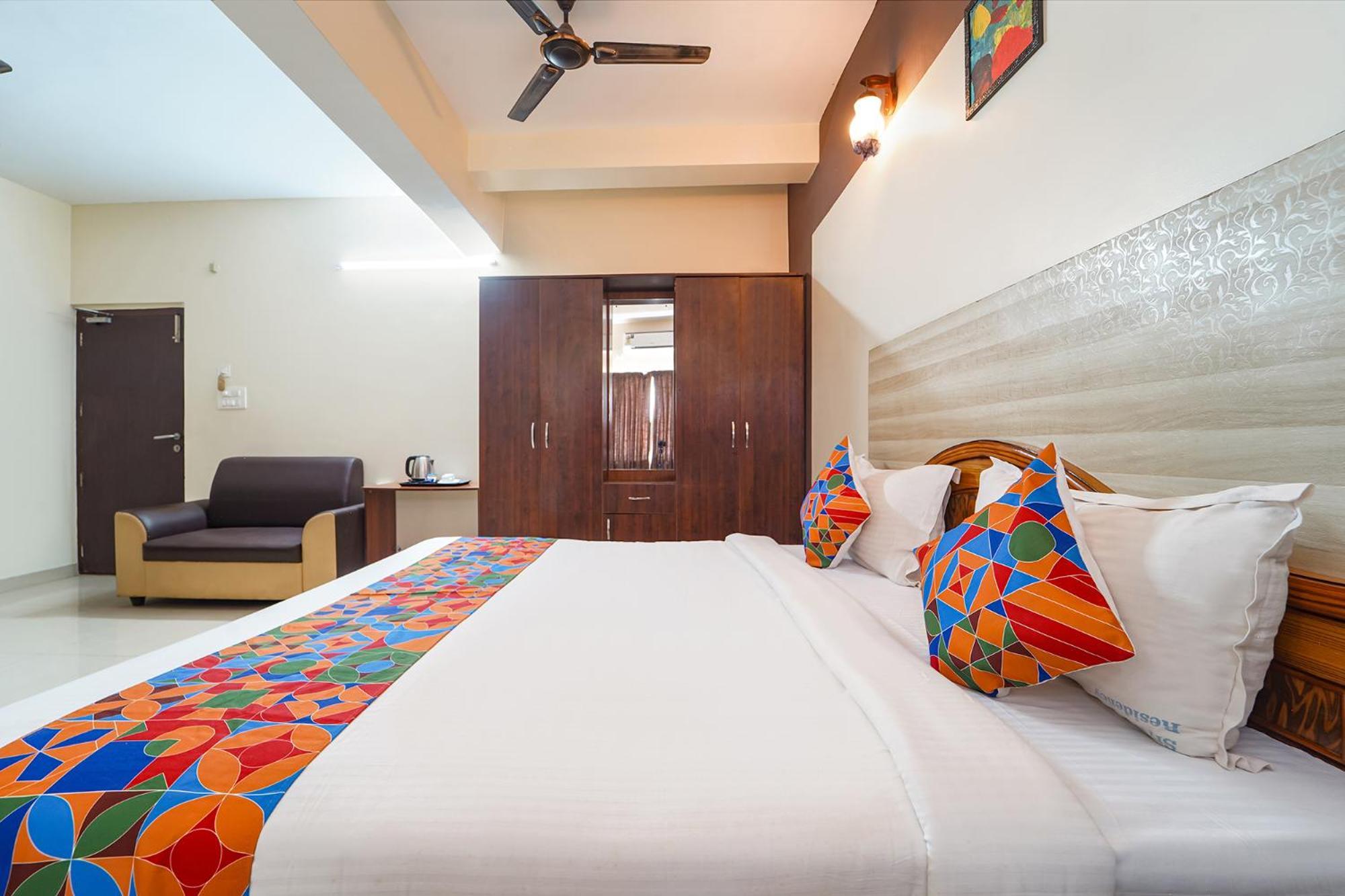 Fabhotel Mani's Residency Hotel 3*