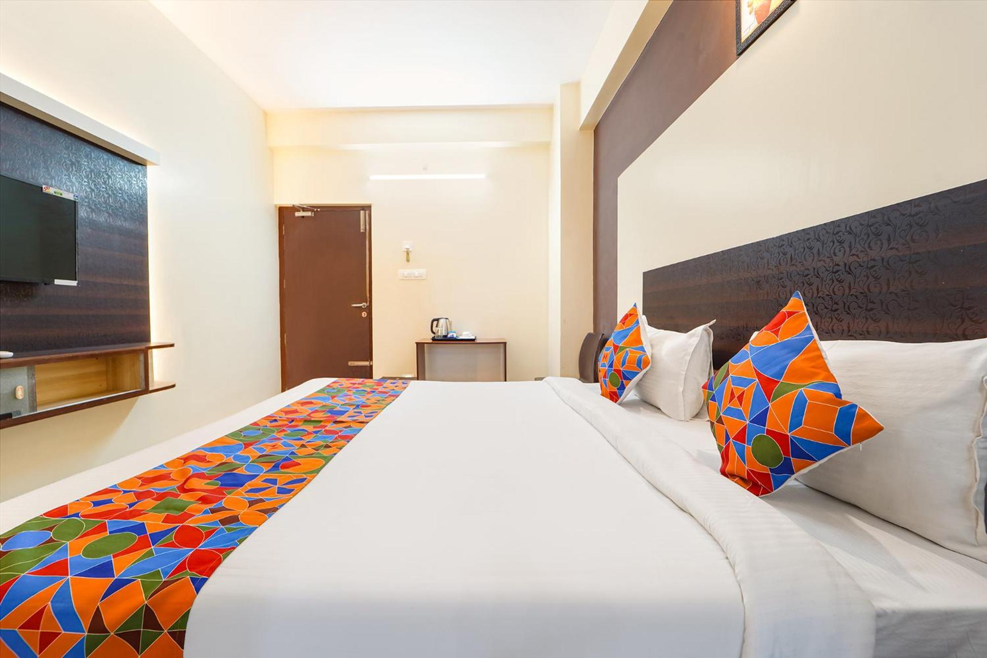 Fabhotel Mani's Residency