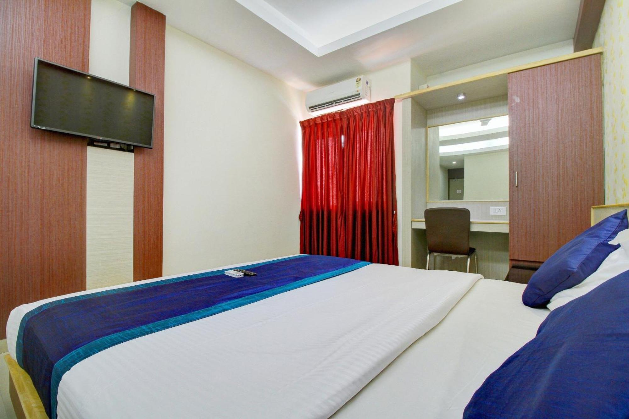 Townhouse Coastal Grand And Hotel